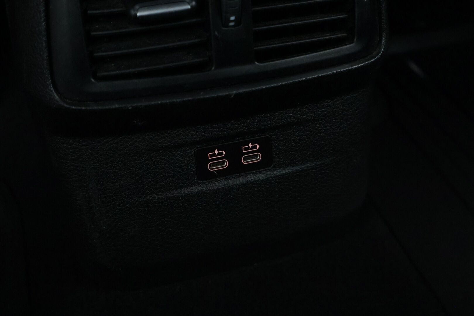 BMW 216 2020 i Gran Tourer Business M Sport F46 * HUD / LED / Lohko / Sähkökontti / Vetokoukku / Tutkat / Proffa navi * - Huippuvarusteet! / Huollot ok / Renkaat ajokuntoiset / Suomi-auto * - HULLUT JOULUT KORKOTARJOUS 2,49% 