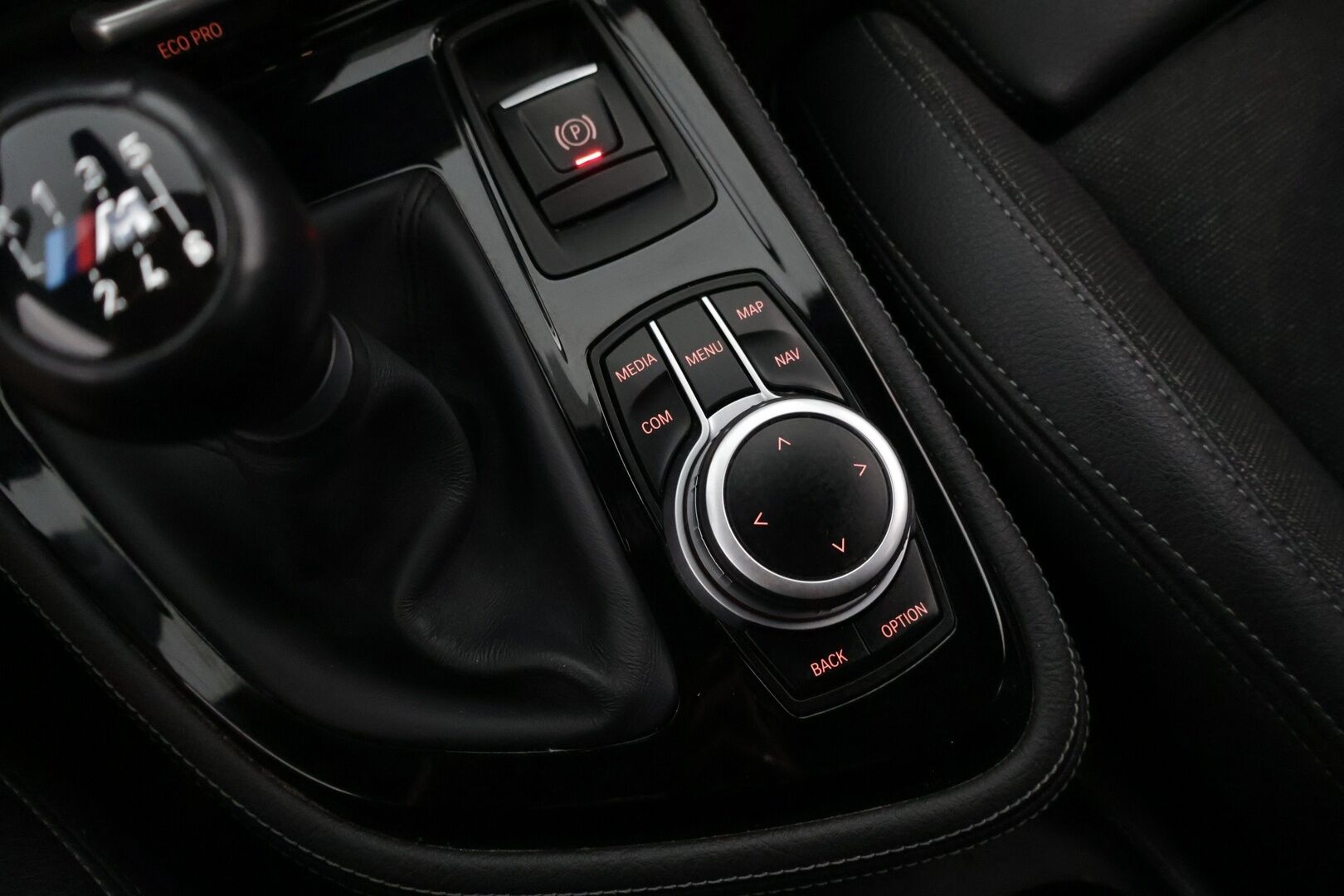 BMW 216 2020 F46 M-sport * HUD / LED / Sähkökontti / Vetokoukku / Tutkat / Proffa navi * - Huippuvarusteet! / Huollot ok / Renkaat ajokuntoiset / Suomi-auto *