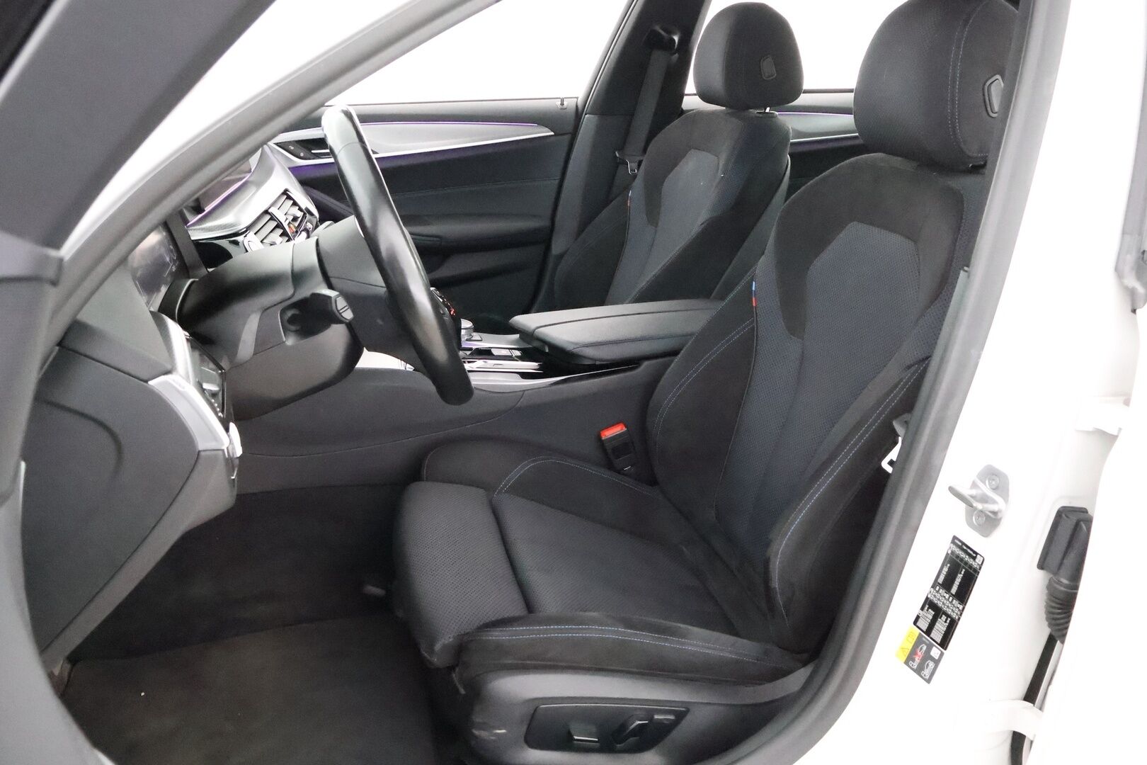 BMW 530 2020 G30 Sedan 530e xDrive A Charged Edition M Sport - 1Om Suomiauto / HiFi / Peruutuskamera / Professional Navi / Adapt.LED / Comfort Access / Juuri tullut Tampereelle! - HULLUT JOULUT KORKOTARJOUS 2,49% 