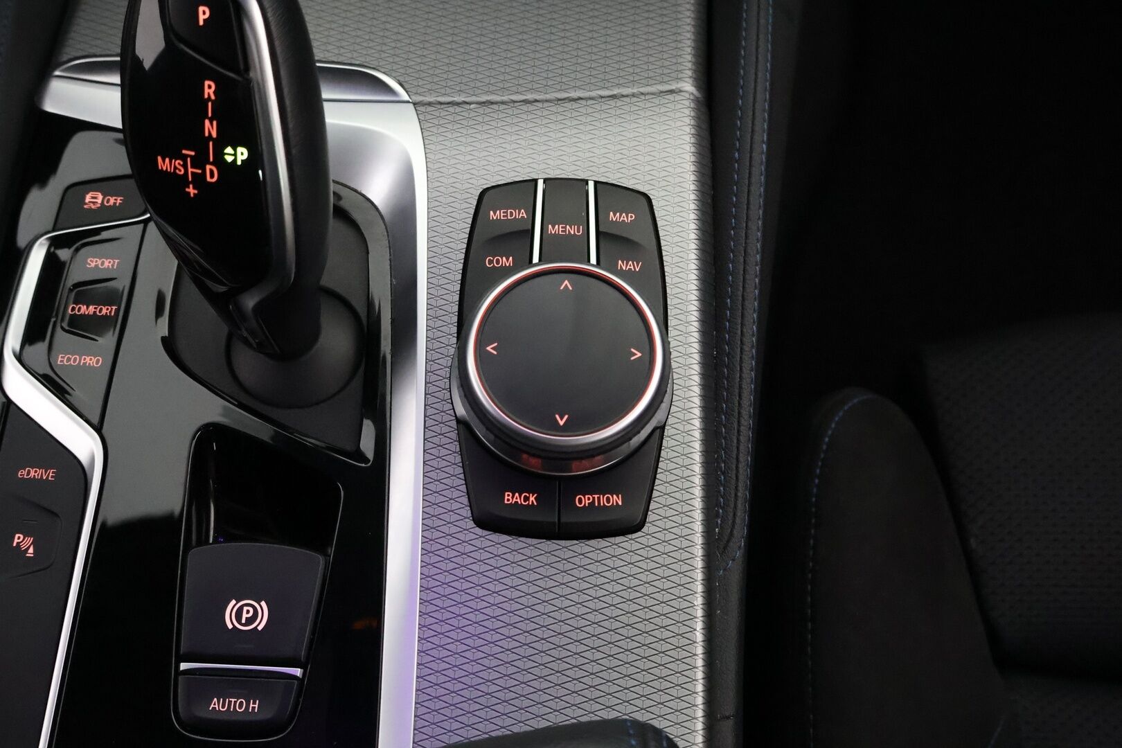 BMW 530 2020 G30 Sedan 530e xDrive A Charged Edition M Sport - 1Om Suomiauto / HiFi / Peruutuskamera / Professional Navi / Adapt.LED / Comfort Access / Juuri tullut Tampereelle! - HULLUT JOULUT KORKOTARJOUS 2,49% 