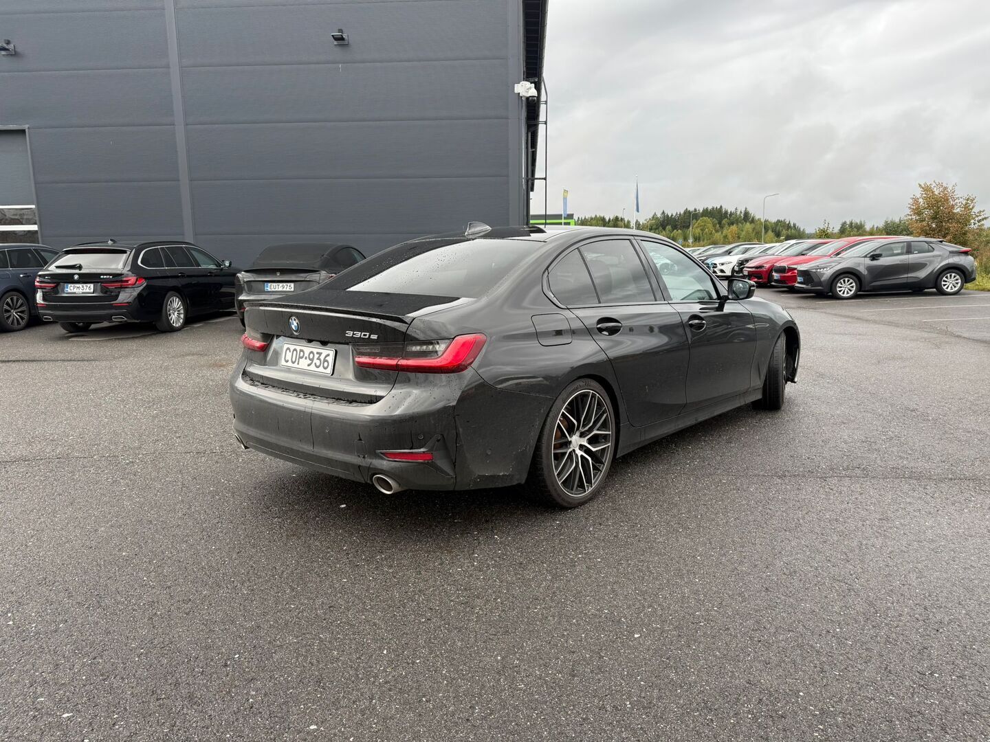BMW 330 2020 G20 Sedan 330e Business Sport - Acc | Kamera | Sportline | Kahdet renkaat