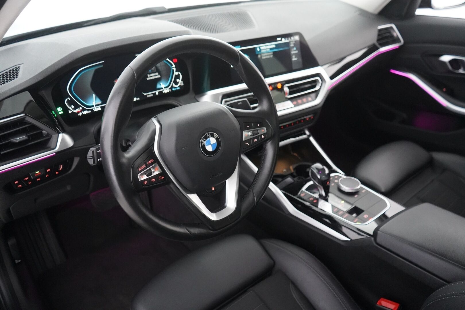 BMW 330 2020 G20 Sedan 330e Business Sport - Acc | Kamera | Sportline | Kahdet renkaat