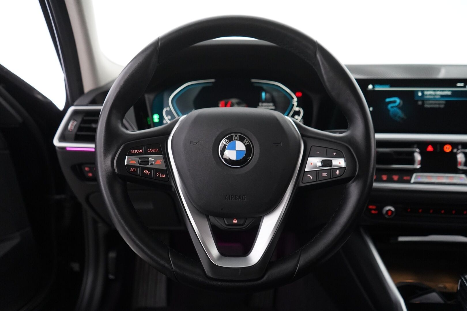 BMW 330 2020 G20 Sedan 330e Business Sport - Acc | Kamera | Sportline | Kahdet renkaat