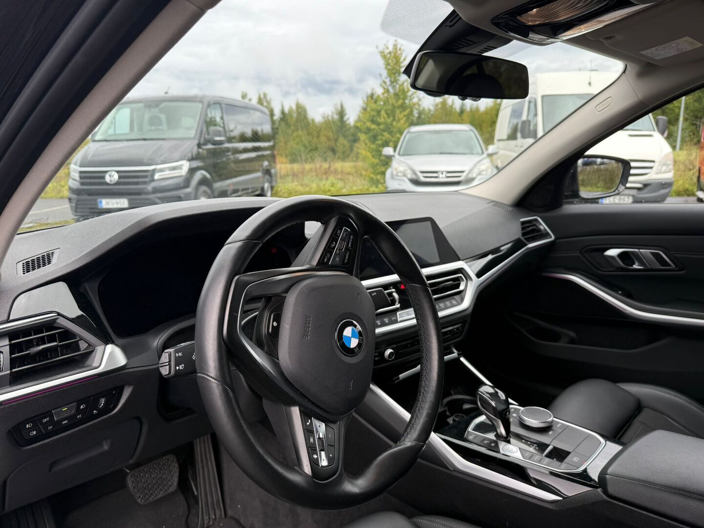 BMW 330 2020 G20 Sedan 330e Business Sport - Acc | Kamera | Sportline | Kahdet renkaat