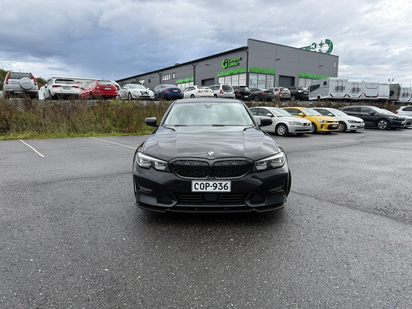 BMW 330 2020 G20 Sedan 330e Business Sport - Acc | Kamera | Sportline | Kahdet renkaat