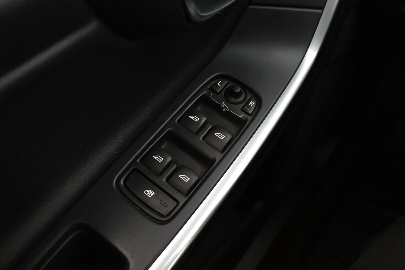 Volvo V60 Cross Country 2018 D4 AWD Business Summum aut * Adapt.Vakkari / Webasto / Muistipenkki / Nahkasisusta / Navi / Keyless * - Ei AdBlue järjestelmää! - HULLUT AVAJAISHULINAT KORKOTARJOUS 3,29 %