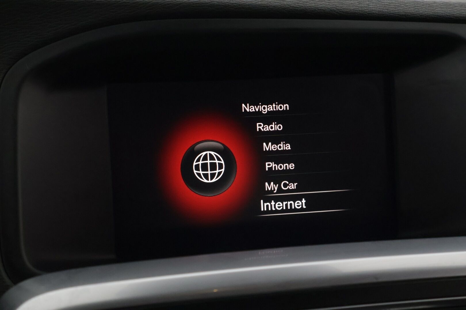 Volvo V60 Cross Country 2018 D4 AWD Business Summum aut * Adapt.Vakkari / Webasto / Muistipenkki / Nahkasisusta / Navi / Keyless * - Ei AdBlue järjestelmää! - HULLUT AVAJAISHULINAT KORKOTARJOUS 3,29 %