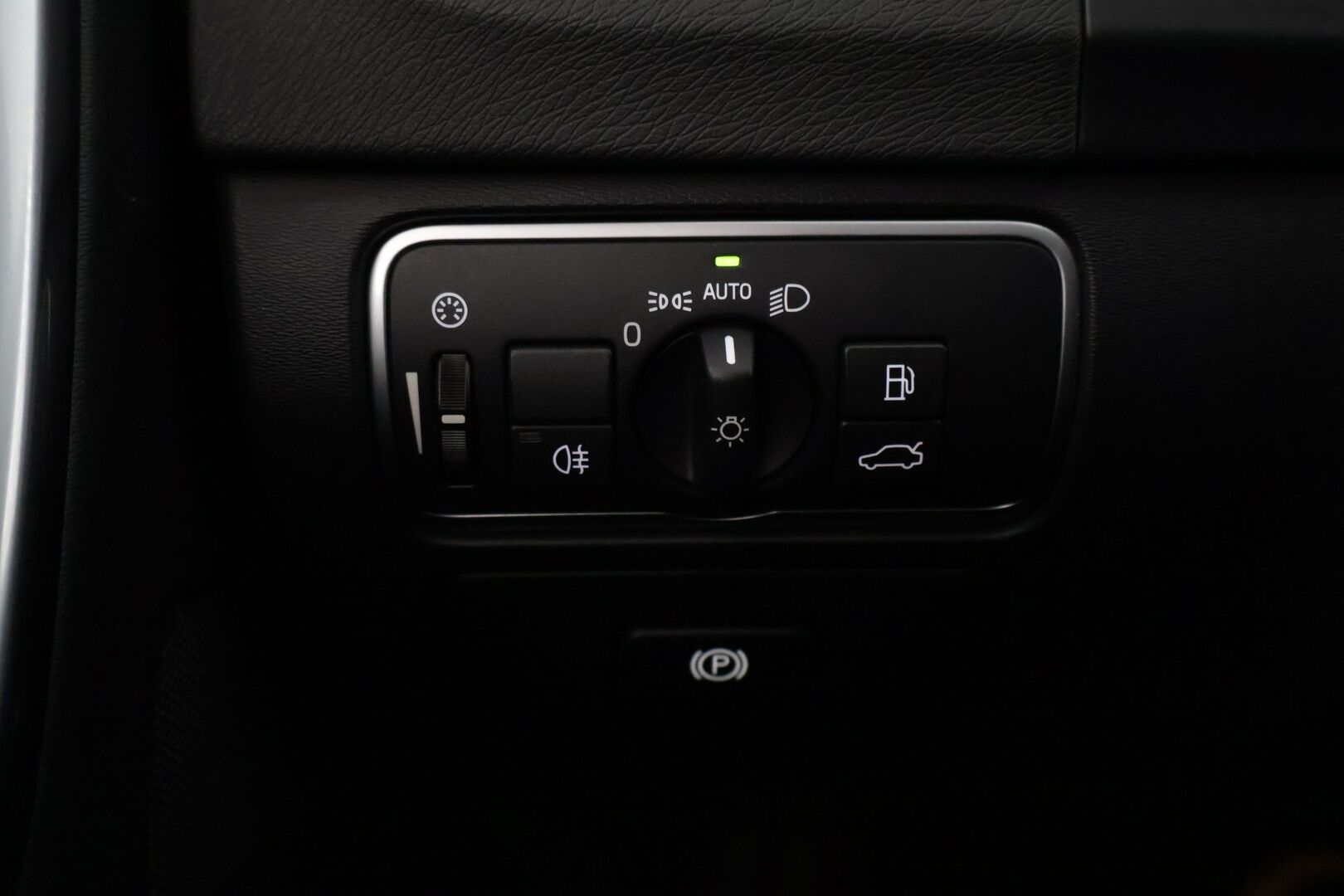 Volvo V60 Cross Country 2018 D4 AWD Business Summum aut * Adapt.Vakkari / Webasto / Muistipenkki / Nahkasisusta / Navi / Keyless * - Ei AdBlue järjestelmää! - HULLUT AVAJAISHULINAT KORKOTARJOUS 3,29 %