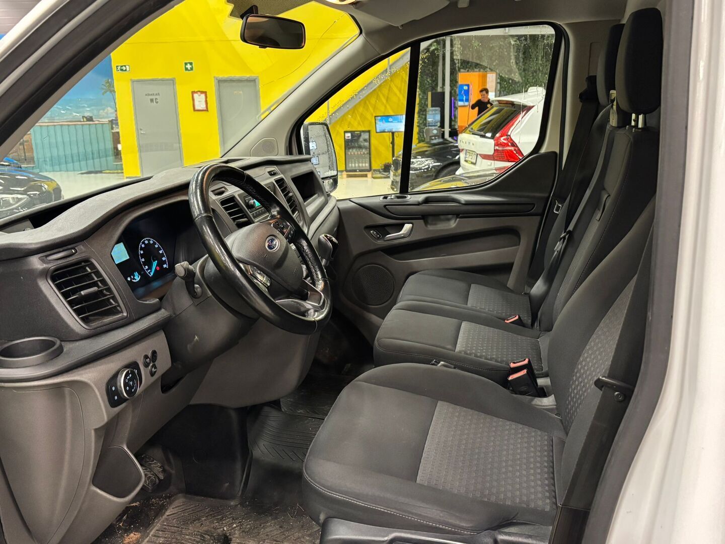 Ford Transit Custom 2020 320 2,0TDCi 105 hv M6 Etuveto Trend Van N1 L2H1 *Webasto / Tutkat / Koukku / Jakopää tehty* - *2x Renkaat / Juuri saapunut!* - Osta nyt, maksa vasta ensi vuonna