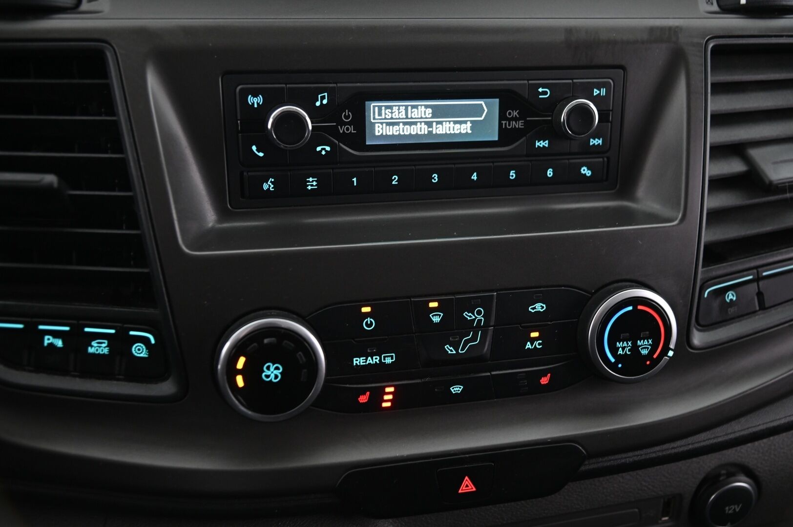 Ford Transit Custom 2020 320 2,0TDCi 105 hv M6 Etuveto Trend Van N1 L2H1 *Webasto / Tutkat / Koukku / Jakopää tehty* - *2x Renkaat / Juuri saapunut!* - HULLUT VÄLIPÄIVÄT KORKOTARJOUS 2,49%