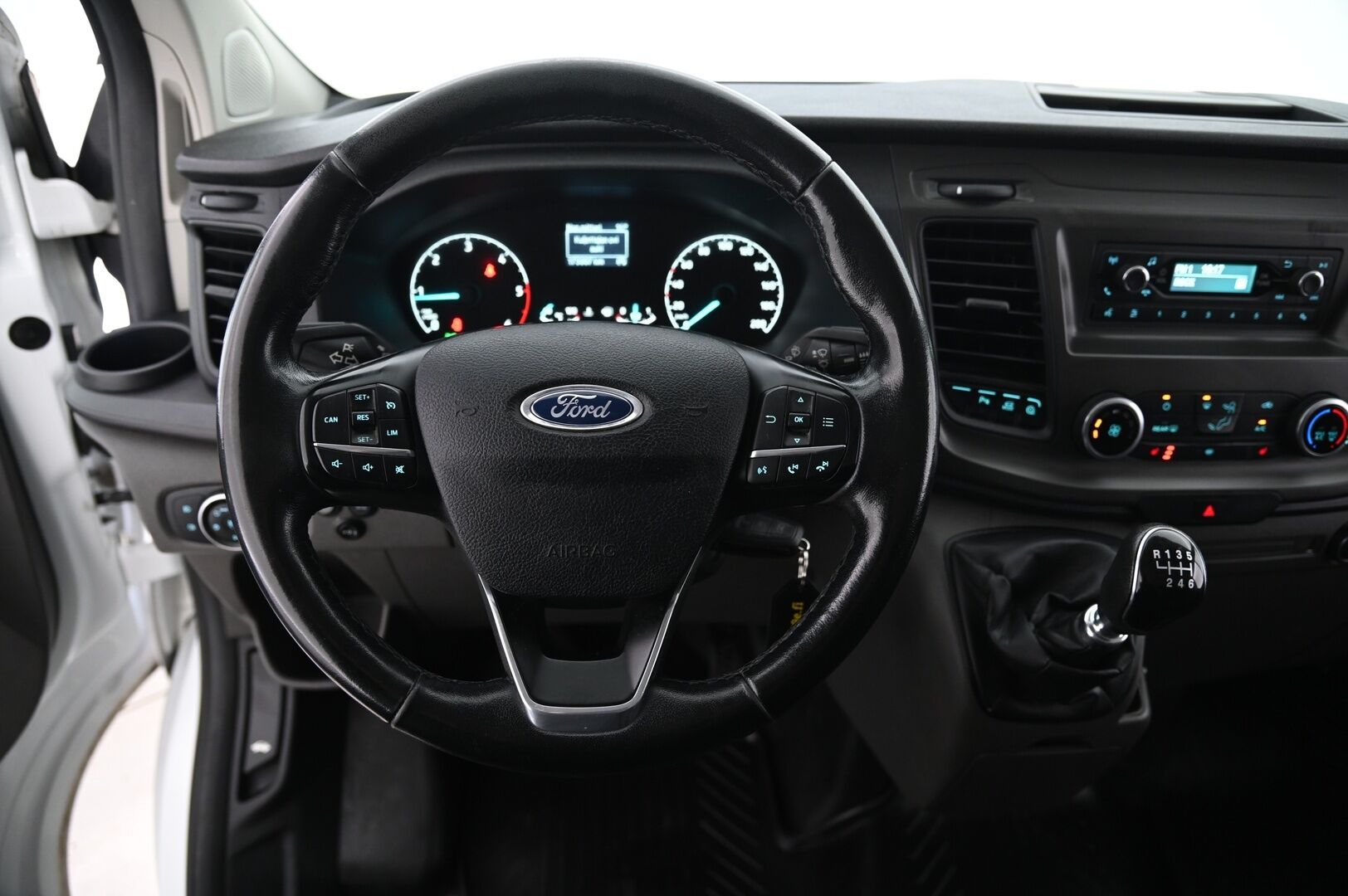 Ford Transit Custom 2020 320 2,0TDCi 105 hv M6 Etuveto Trend Van N1 L2H1 *Webasto / Tutkat / Koukku / Jakopää tehty* - *2x Renkaat / Juuri saapunut!* - HULLUT VÄLIPÄIVÄT KORKOTARJOUS 2,49%