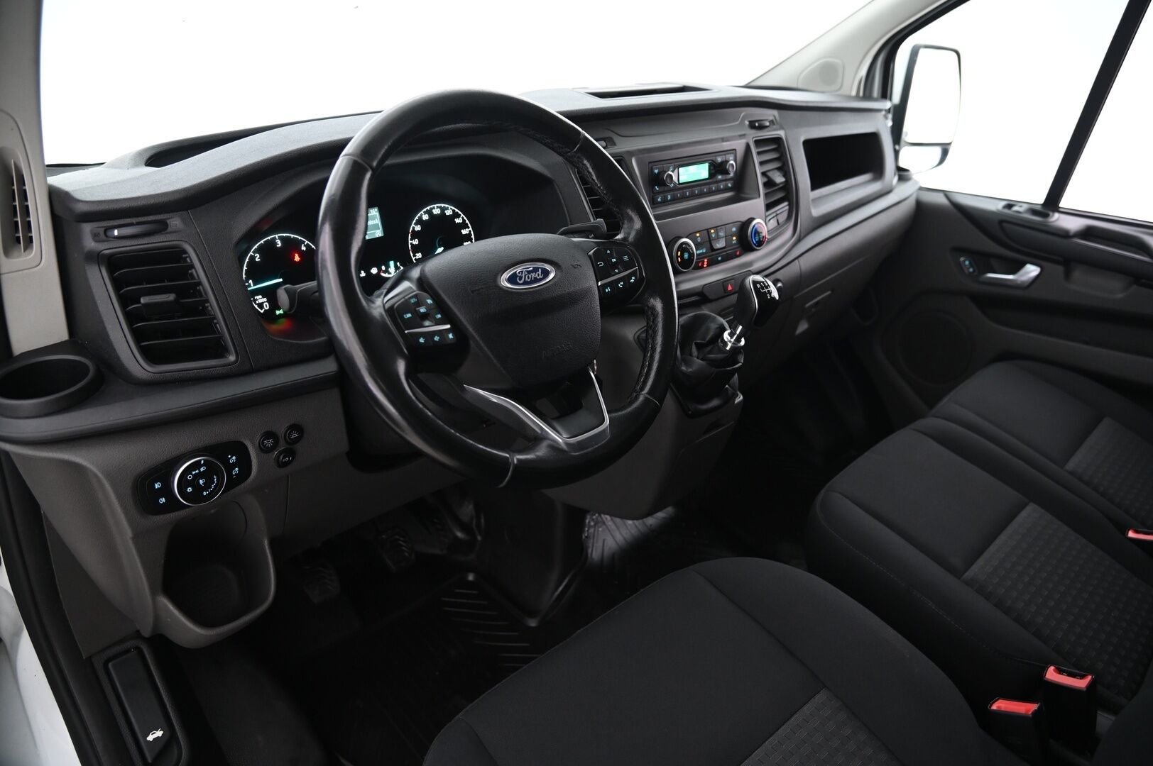 Ford Transit Custom 2020 320 2,0TDCi 105 hv M6 Etuveto Trend Van N1 L2H1 *Webasto / Tutkat / Koukku / Jakopää tehty* - *2x Renkaat / Juuri saapunut!* - HULLUT VÄLIPÄIVÄT KORKOTARJOUS 2,49%