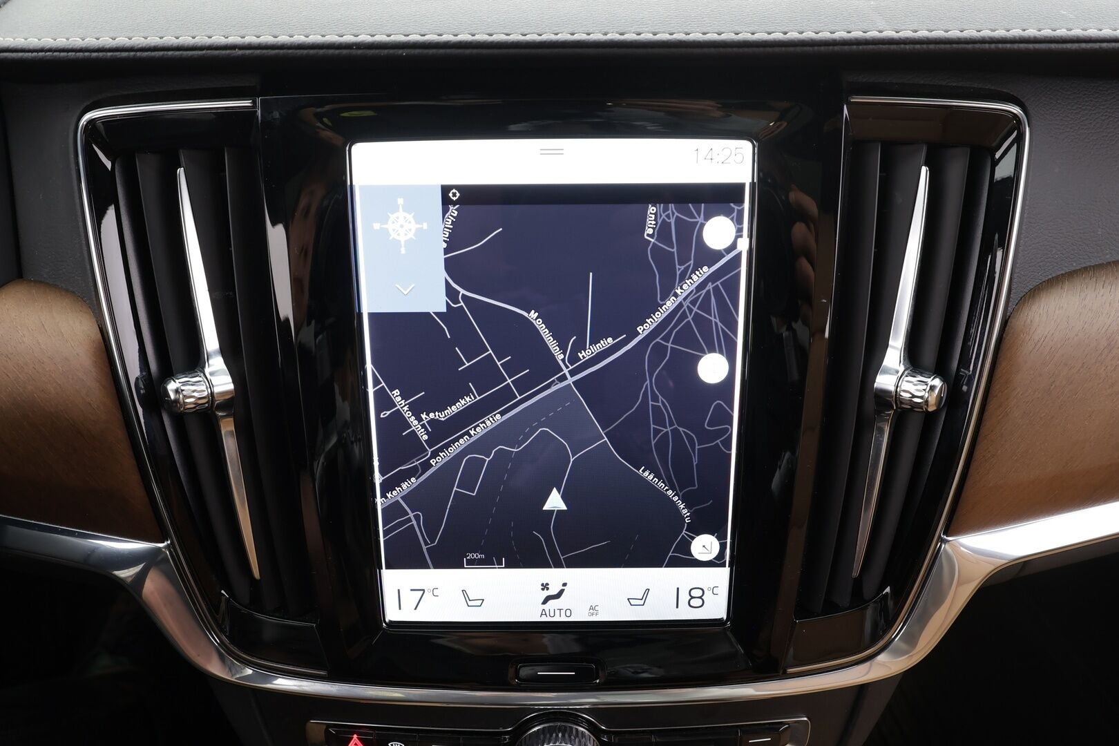 Volvo V90 2020 D4 AWD Business Inscription aut - ACC | Webasto | Panorama | Muistipenkki | Full LED | P.Kamera | Sporttinahat | BLIS |Suomi-auto | Kahdet renkaat aluvanteilla | ALV