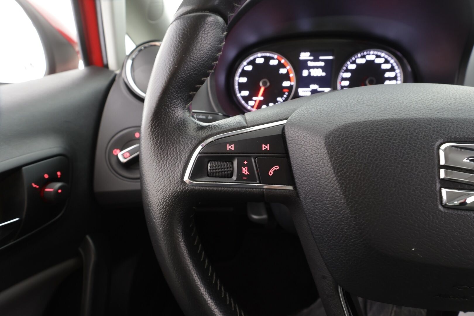 Seat Ibiza 2017 1,2 TSI 85 Style - | Vakkari | Lohko | P.tutka | Autom. Ilmastointi | Bluetooth | Kahdet Renkaat |