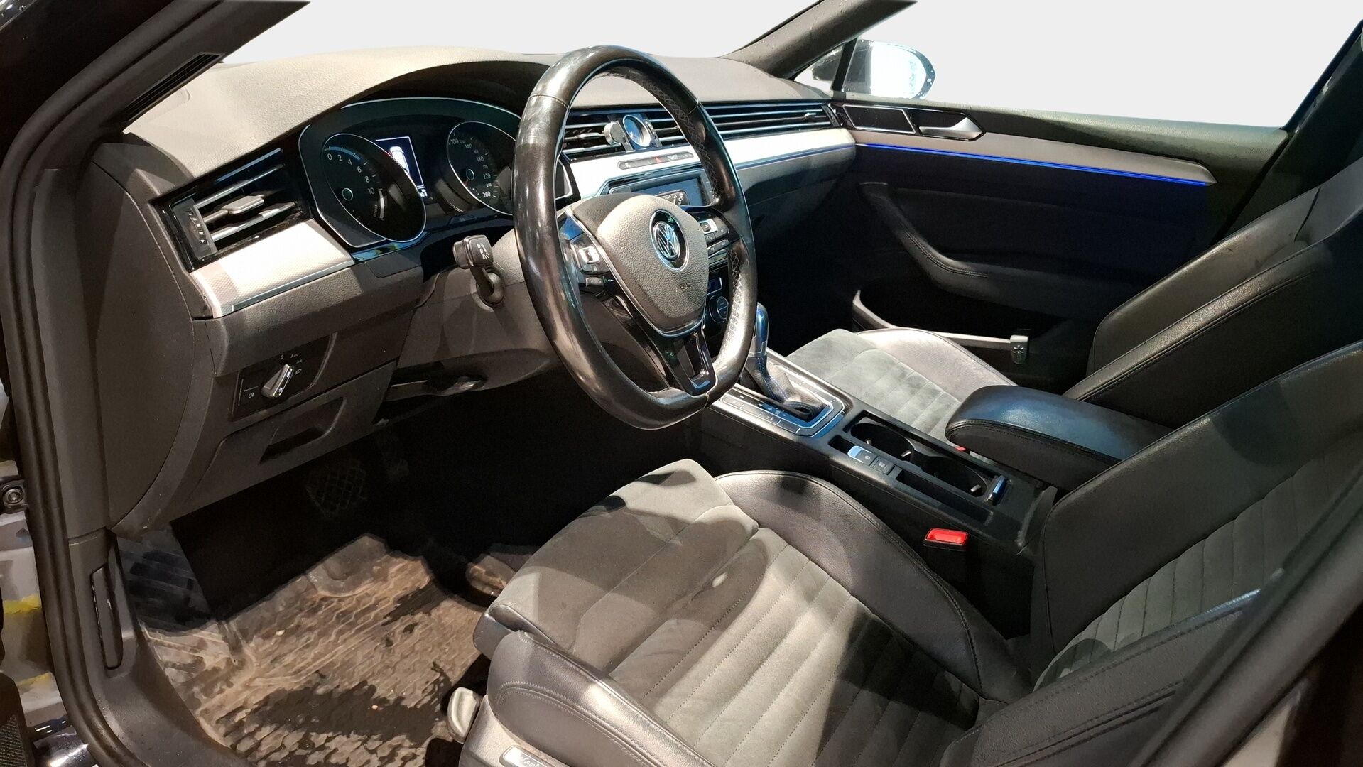 Volkswagen Passat 2016 Variant GTE Plug-In Hybrid 160 kW (218 hv) DSG-aut / Adapt. vak / 360-kamera / Nahka-alcantara / - Tulossa myyntiin 