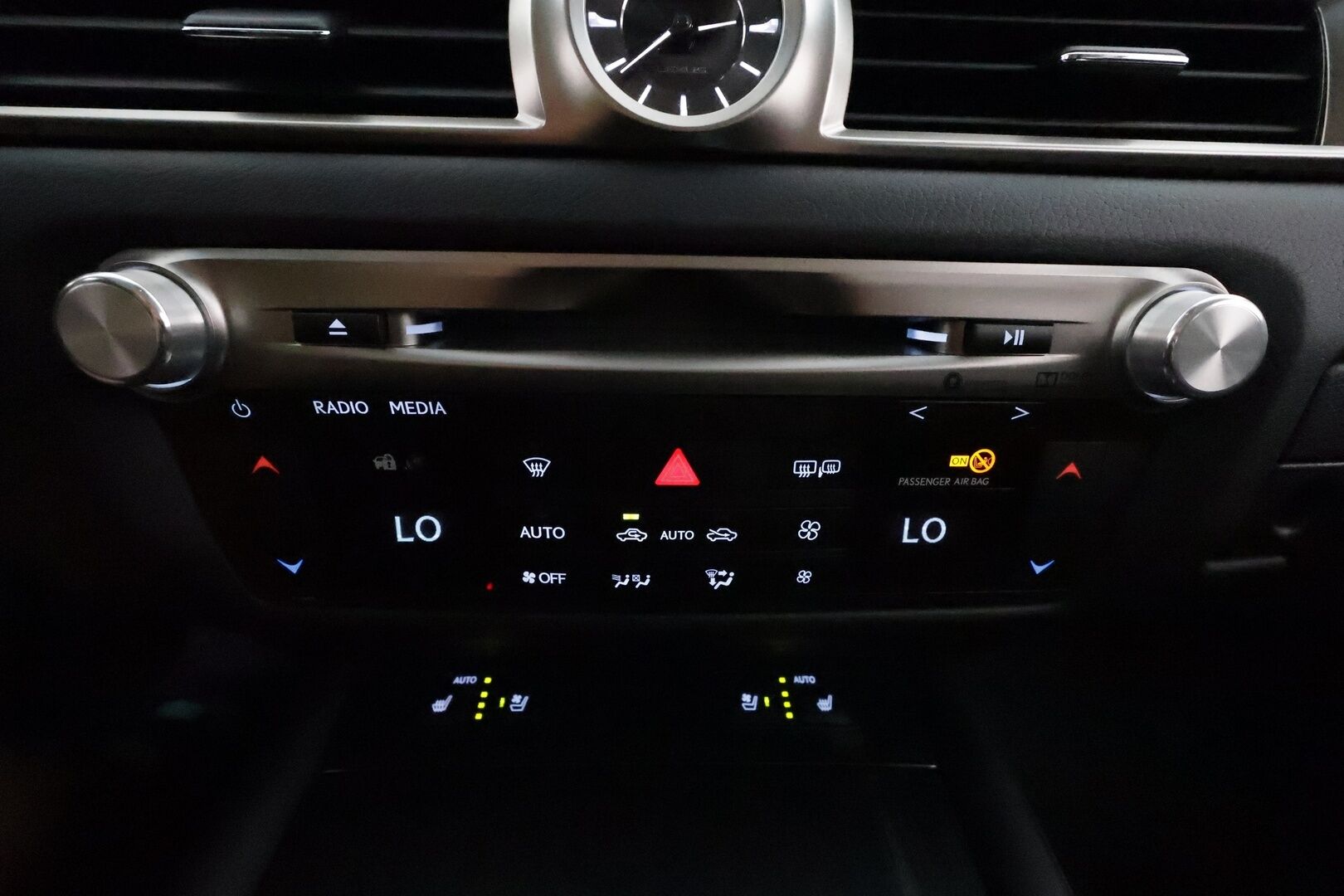 Lexus GS 2018 300h Hybrid A Executive **Adapt.vakkari / P.kamera / Muistipenkki / Ilmastoidut nahat / LED / Navi** - 3,99 % KORKOTARJOUS TÄHÄN AUTOON - Suomi-auto / Merkkihuollettu / Kahdet renkaat aluvanteilla / Sähköpenkit / Ratin lämmitin / Surround Sound / Lohko sis.lämppärillä / Hieno!