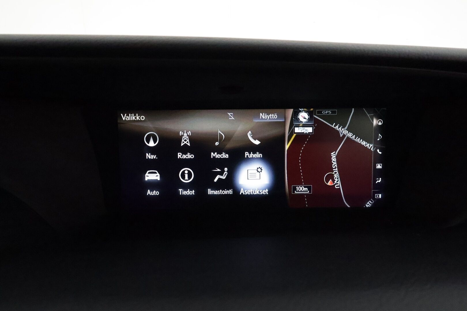 Lexus GS 2018 300h Hybrid A Executive **Adapt.vakkari / P.kamera / Muistipenkki / Ilmastoidut nahat / LED / Navi** - Suomi-auto / Merkkihuollettu / Kahdet renkaat aluvanteilla / Sähköpenkit / Ratin lämmitin / Surround Sound / Lohko sis.lämppärillä / Hieno!