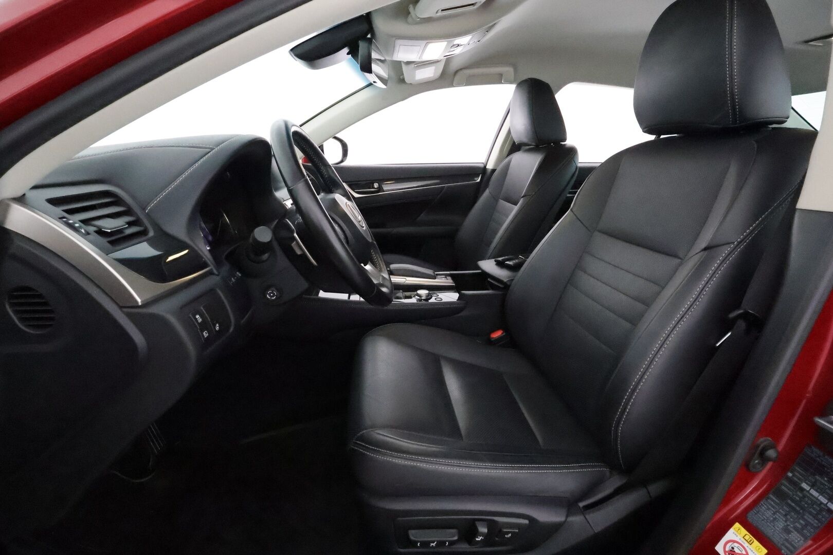 Lexus GS 2018 300h Hybrid A Executive **Adapt.vakkari / P.kamera / Muistipenkki / Ilmastoidut nahat / LED / Navi** - 3,99 % KORKOTARJOUS TÄHÄN AUTOON - Suomi-auto / Merkkihuollettu / Kahdet renkaat aluvanteilla / Sähköpenkit / Ratin lämmitin / Surround Sound / Lohko sis.lämppärillä / Hieno!