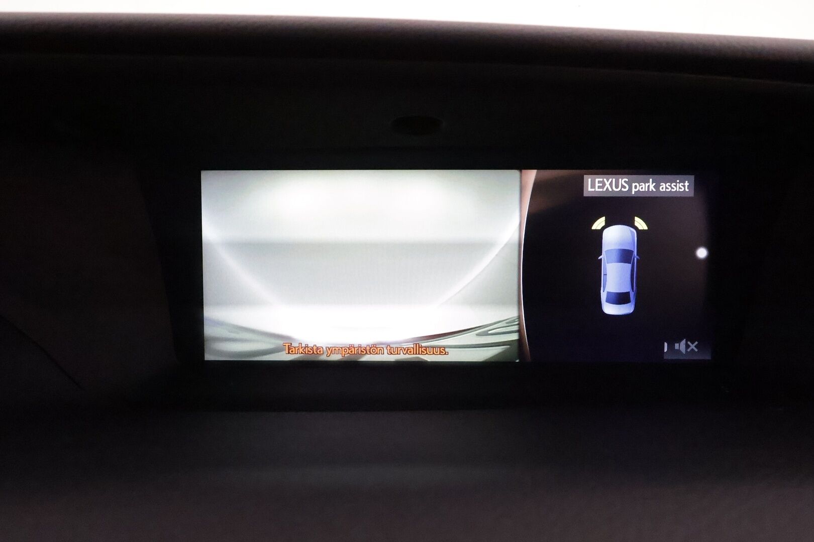 Lexus GS 2018 300h Hybrid A Executive **Adapt.vakkari / P.kamera / Muistipenkki / Ilmastoidut nahat / LED / Navi** - 3,99 % KORKOTARJOUS TÄHÄN AUTOON - Suomi-auto / Merkkihuollettu / Kahdet renkaat aluvanteilla / Sähköpenkit / Ratin lämmitin / Surround Sound / Lohko sis.lämppärillä / Hieno!