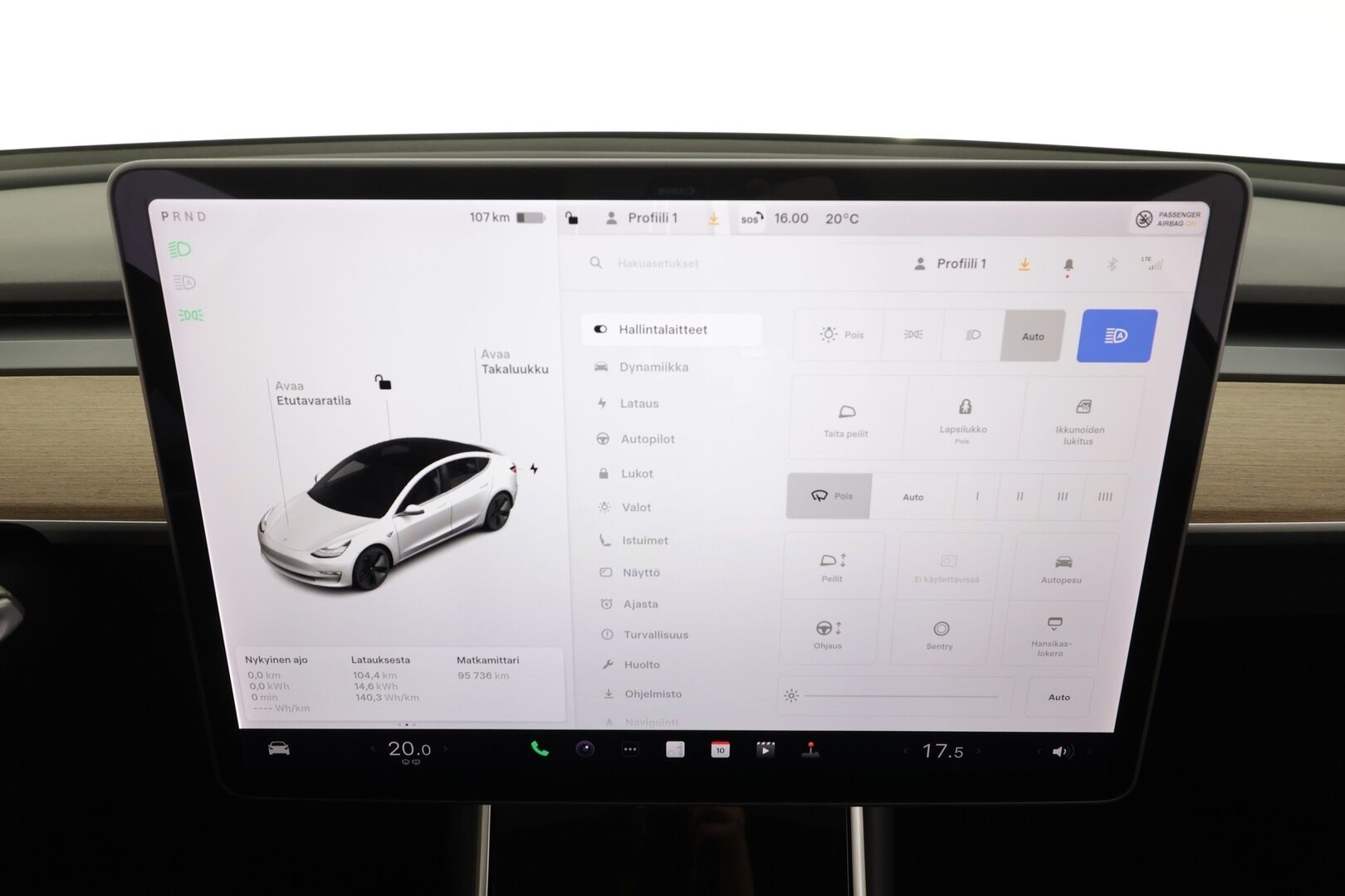 Tesla Model 3 2020 Standard RWD Plus - | Lasikatto | ACC | LED | P.Kamera | Muistipenkki | Navi | Kaistavahti | Keyless | Premium Speakers | Suomi-auto | Kahdet renkaat |