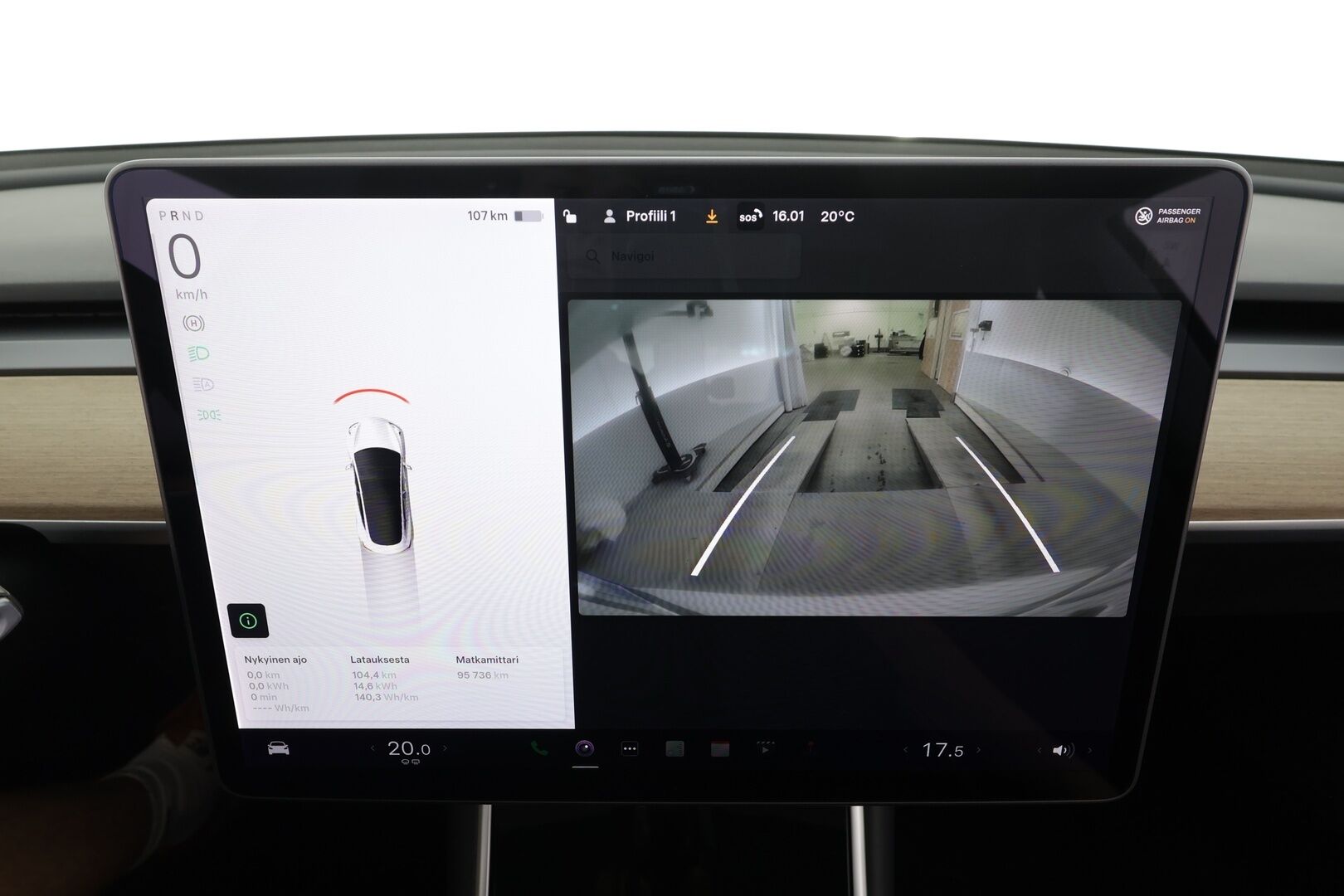 Tesla Model 3 2020 Standard RWD Plus - | Lasikatto | ACC | LED | P.Kamera | Muistipenkki | Navi | Kaistavahti | Keyless | Premium Speakers | Suomi-auto | Kahdet renkaat |