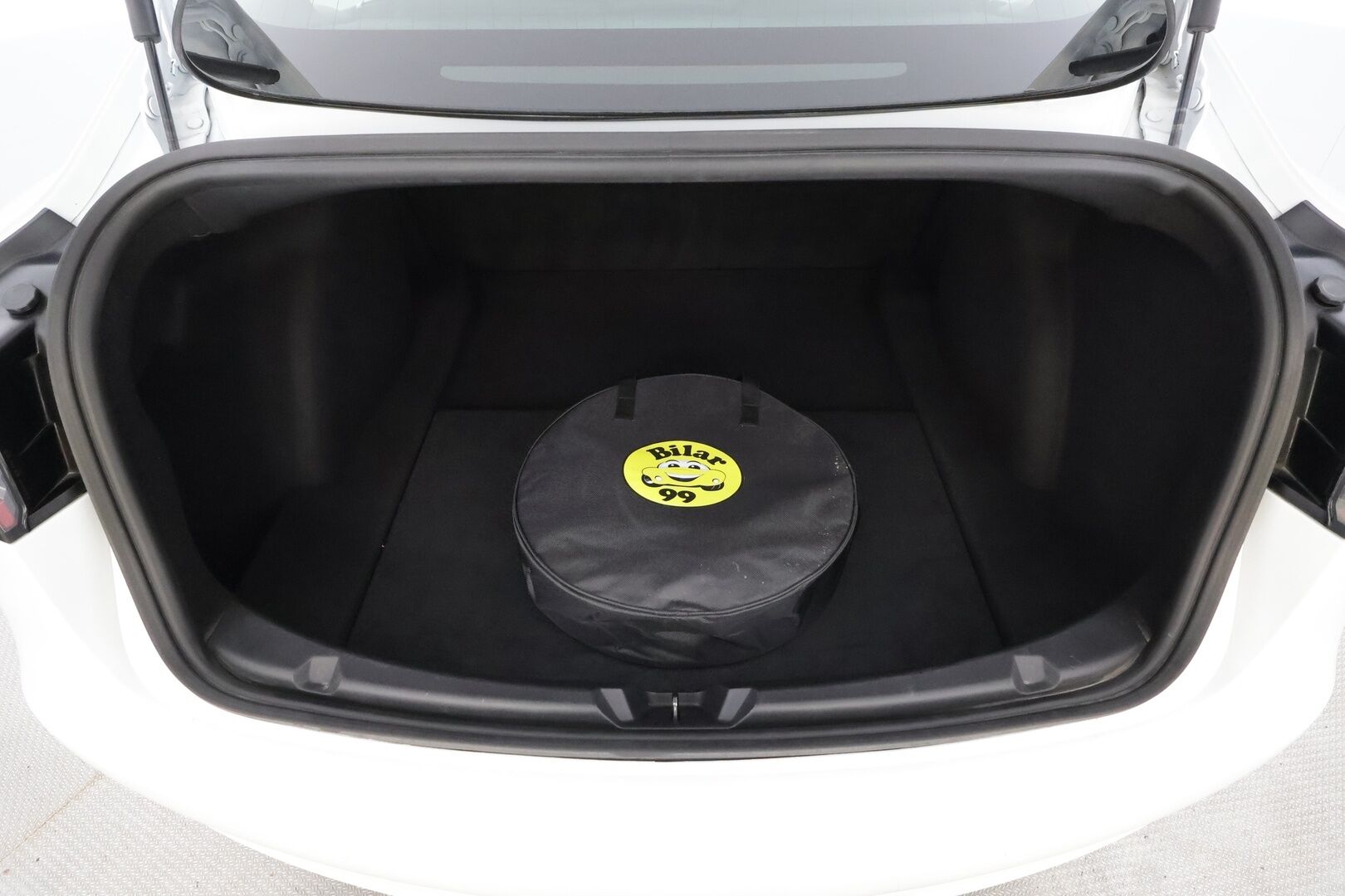 Tesla Model 3 2020 Standard RWD Plus - | Lasikatto | ACC | LED | P.Kamera | Muistipenkki | Navi | Kaistavahti | Keyless | Premium Speakers | Suomi-auto | Kahdet renkaat |