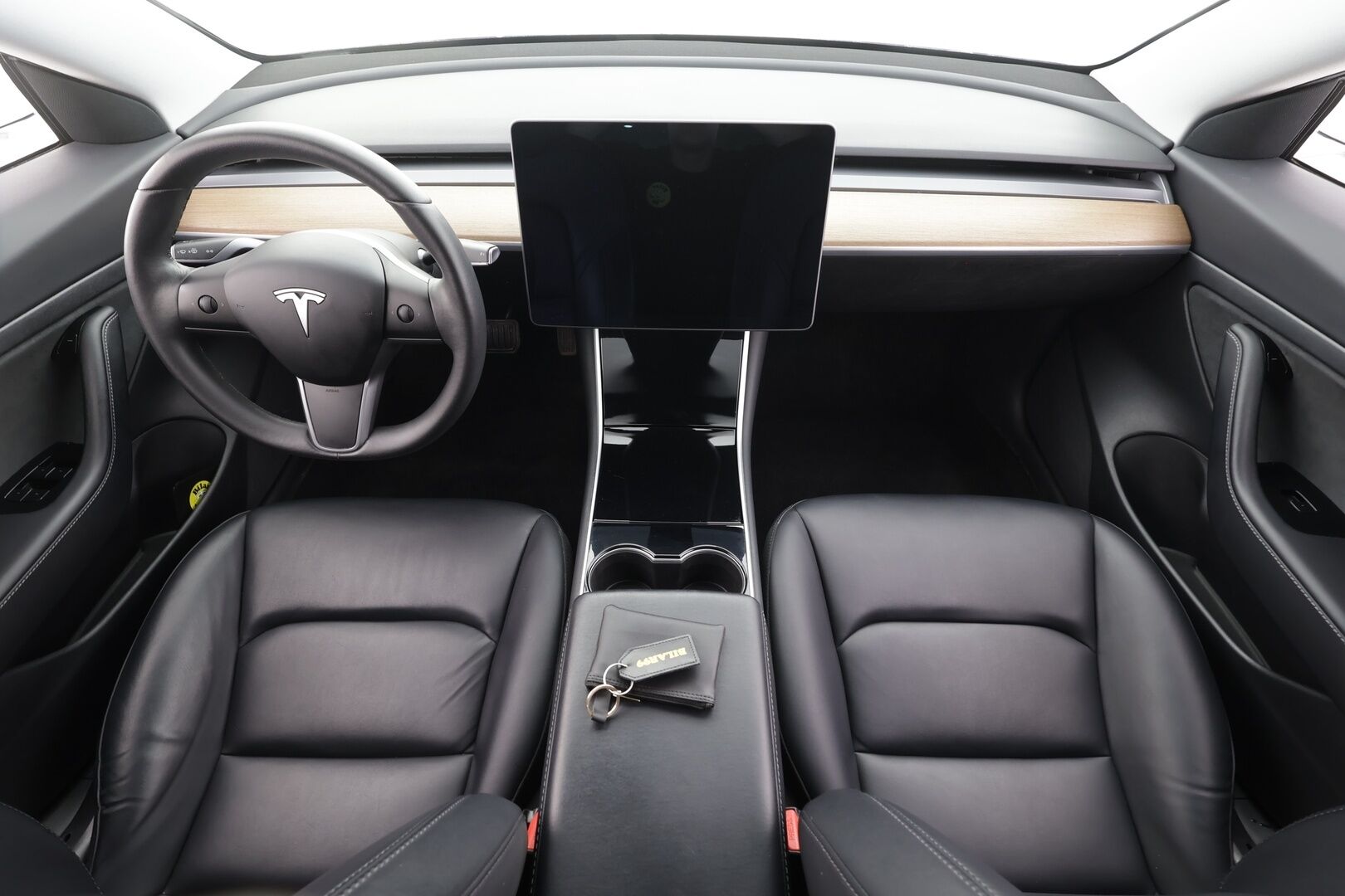 Tesla Model 3 2020 Standard RWD Plus - | Lasikatto | ACC | LED | P.Kamera | Muistipenkki | Navi | Kaistavahti | Keyless | Premium Speakers | Suomi-auto | Kahdet renkaat |