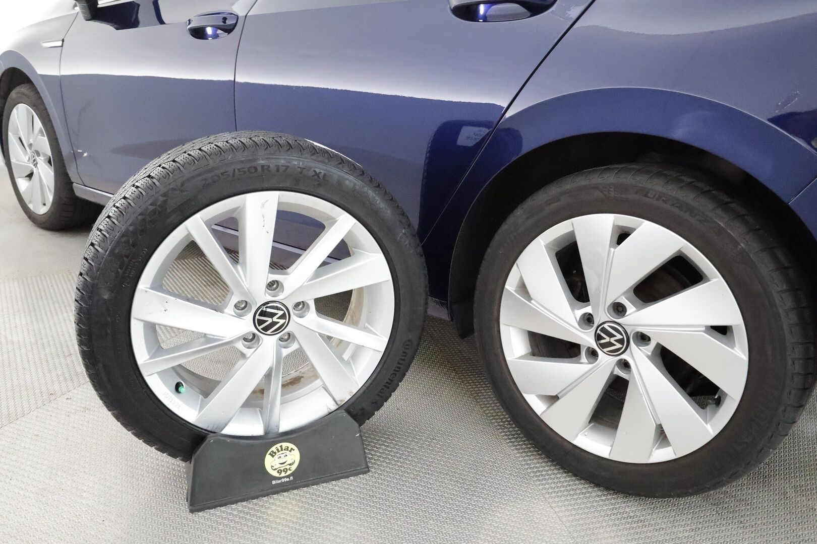 Volkswagen Golf 2020 First Edition Style Premium 1,5 eTSI (MHEV) DSG **Muistipenkki / Webasto / Digimittari / Matrix LED / Adapt.vakkari - Merkkihuollettu / Kahdet renkaat aluvanteilla