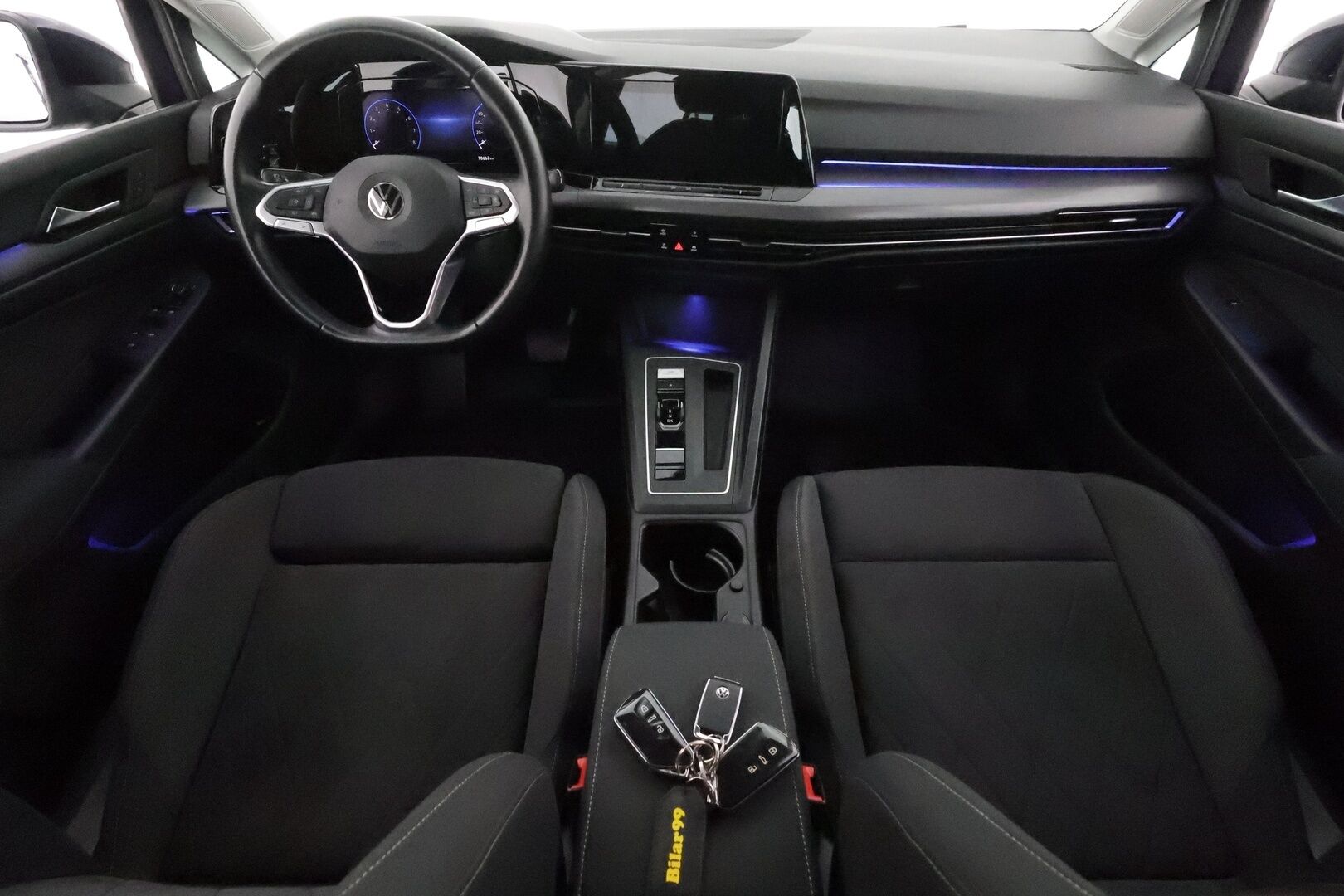 Volkswagen Golf 2020 First Edition Style Premium 1,5 eTSI (MHEV) DSG **Muistipenkki / Webasto / Digimittari / Matrix LED / Adapt.vakkari - Merkkihuollettu / Kahdet renkaat aluvanteilla