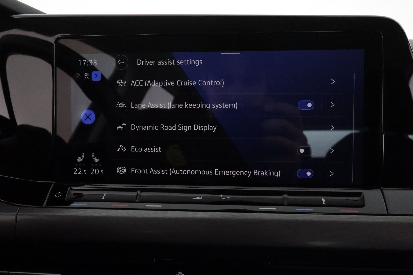 Volkswagen Golf 2020 First Edition Style Premium 1,5 eTSI (MHEV) DSG **Muistipenkki / Webasto / Digimittari / Matrix LED / Adapt.vakkari - Merkkihuollettu / Kahdet renkaat aluvanteilla