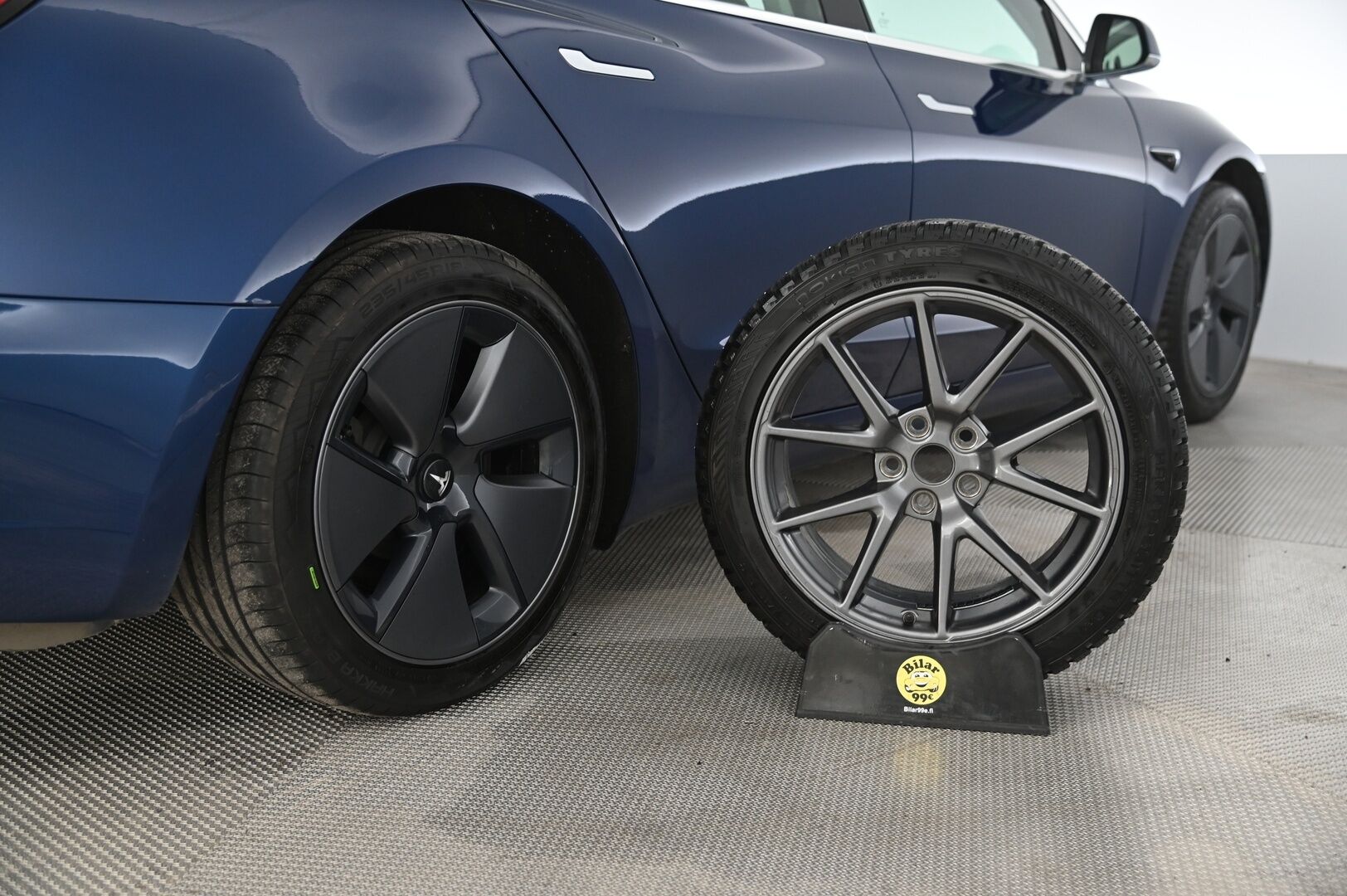 Tesla Model 3 2020 Long Range Dual Motor AWD *Vetokoukku/ Ap 3/  Premium Audio/ Lasikatto* - *Suomiauto / 2x renkaat ja vanteet / Akkutesti tehty*