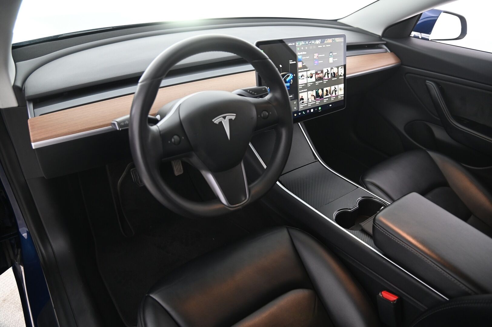 Tesla Model 3 2020 Long Range Dual Motor AWD *Vetokoukku/ Ap 3/  Premium Audio/ Lasikatto* - *Suomiauto / 2x renkaat ja vanteet / Akkutesti tehty*
