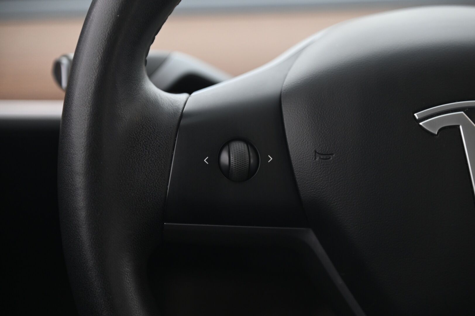 Tesla Model 3 2020 Long Range Dual Motor AWD *Vetokoukku/ Ap 3/  Premium Audio/ Lasikatto* - *Suomiauto / 2x renkaat ja vanteet / Akkutesti tehty*