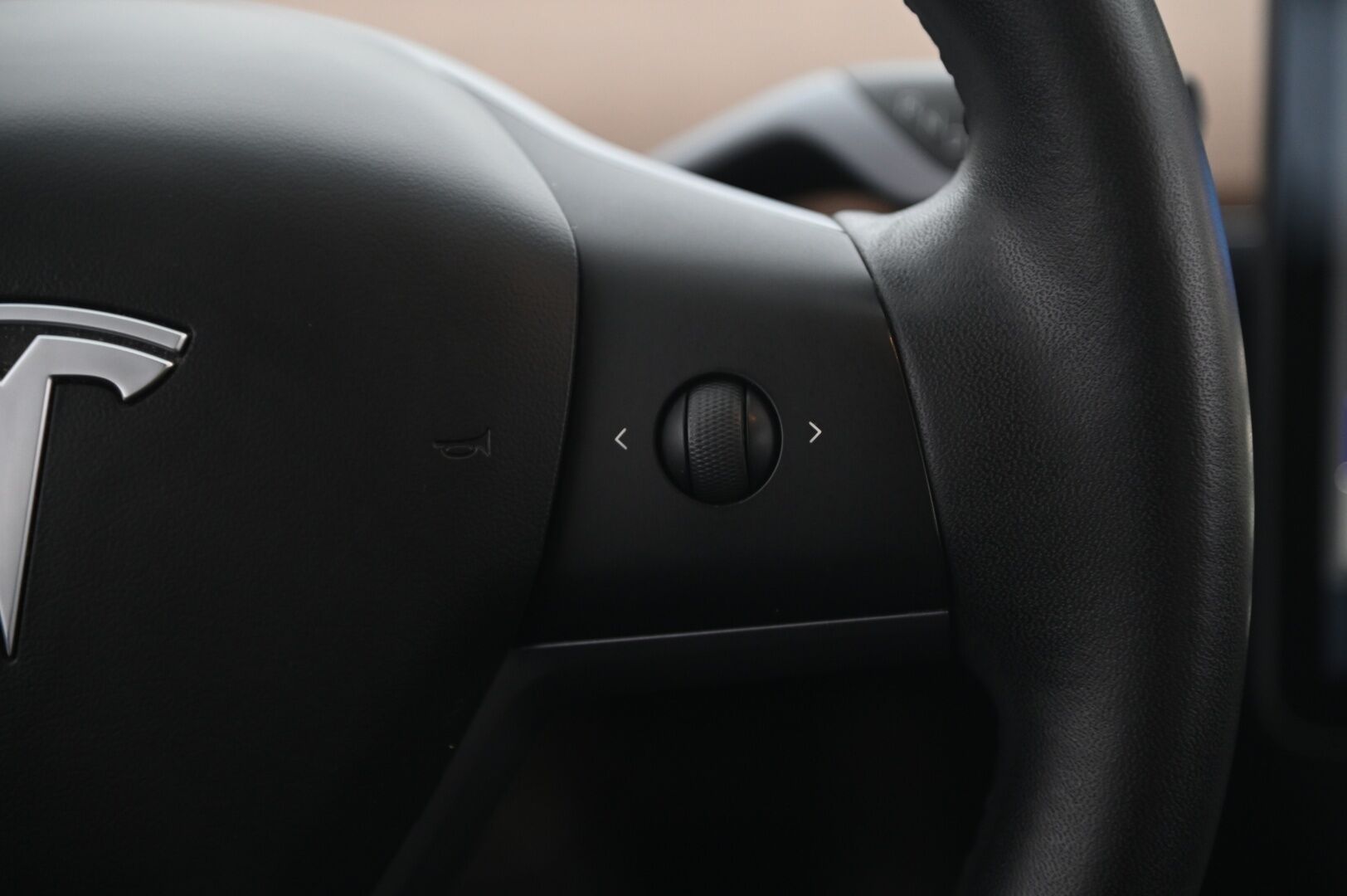 Tesla Model 3 2020 Long Range Dual Motor AWD *Vetokoukku/ Ap 3/  Premium Audio/ Lasikatto* - *Suomiauto / 2x renkaat ja vanteet / Akkutesti tehty*
