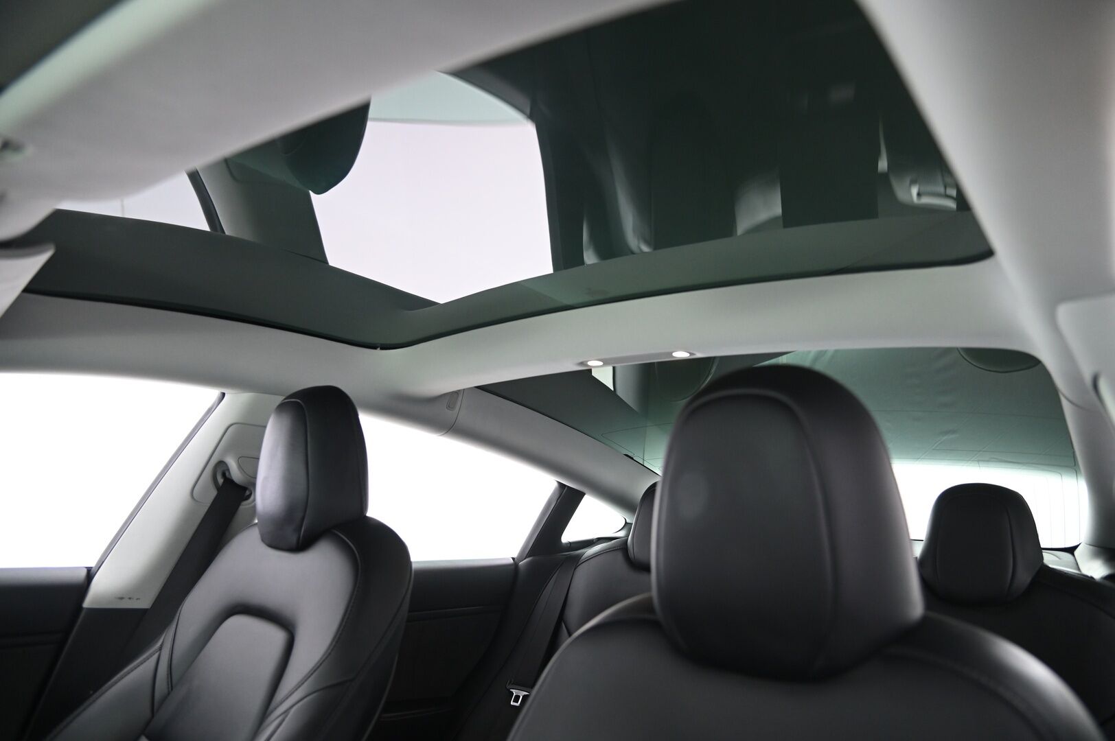 Tesla Model 3 2020 Long Range Dual Motor AWD *Vetokoukku/ Ap 3/  Premium Audio/ Lasikatto* - *Suomiauto / 2x renkaat ja vanteet / Akkutesti tehty*