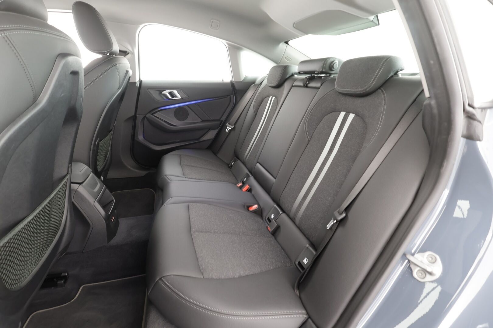 BMW 218 2020 F44 Gran Coupé 218i A Business Sport - | LED | HiFi | Puolinahat | Sporttipenkit | Ambient Light | Lane Assist | Digimittaristo | Apple & Android | P.tutkat | 1-om suomiauto | Merkkihuollot |