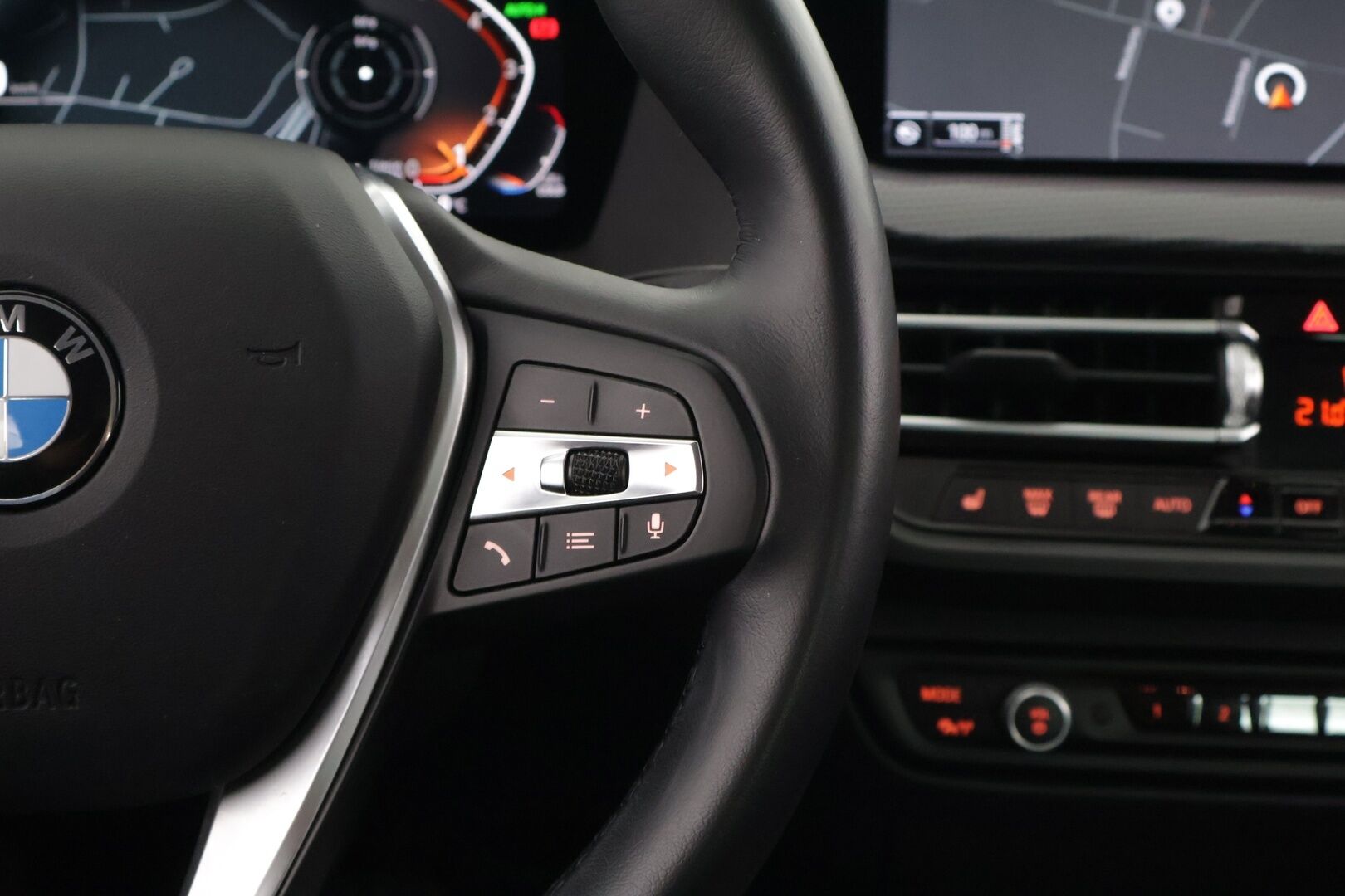 BMW 218 2020 F44 Gran Coupé 218i A Business Sport * LED-valot / P.Tutkat / Sport penkit / Melbourne Red / Digimittaristo / Lohko+Sisälämmitin * * - Suomi-auto / Pienet kilsat / 1-omisteinen - Osta nyt, maksa vasta ensi vuonna