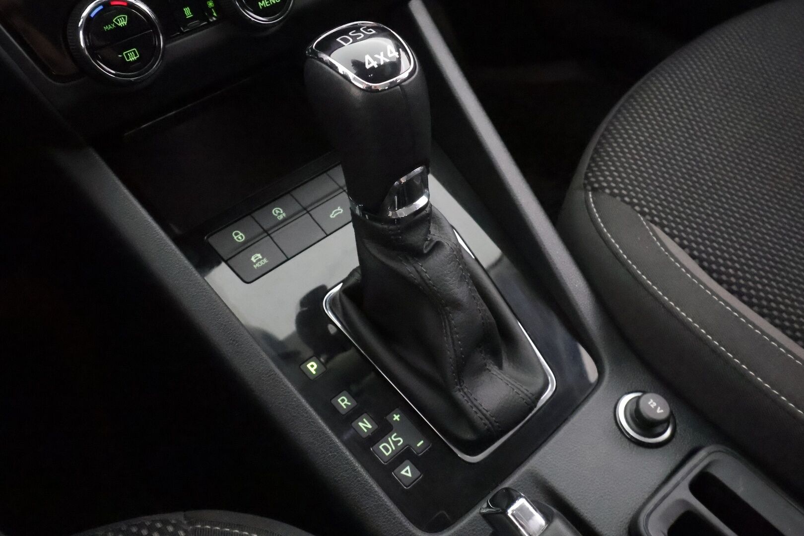 Skoda Octavia 2020 Combi 2,0 TSI 190 4x4 Scout BusinessLine DSG Autom. - | Webasto | ACC | LED | P.Kamera | Kaistavahti | Katveavustin | Navi | Keyless | Apple&Android | Ratinlämmitys | LED-lisävalo | 1-om Suomi-auto | Kahdet renkaat |