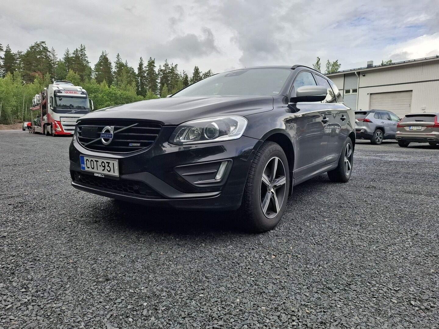 Volvo XC60 2017 D4 AWD aut Business Classic R-Design **Panorama / Koukku / Webasto / Adapt.vakkari / TULOSSA