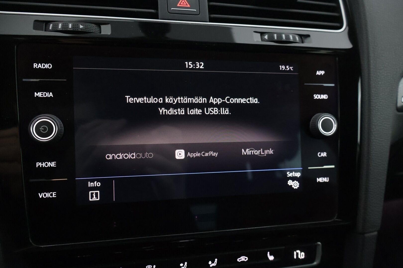 Volkswagen Golf 2017 GTE Plug-In Hybrid 150 kW (204 hv) ** Facelift / Webasto / Adapt. vakkari / Tutkat ** - * Facelift / Kahdet renkaat *