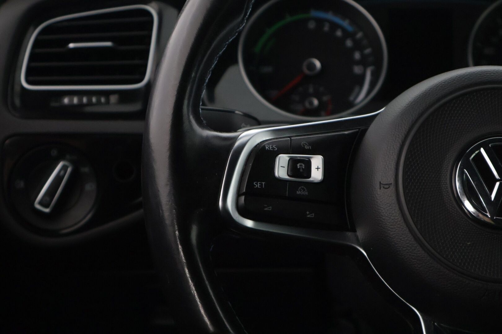 Volkswagen Golf 2017 GTE Plug-In Hybrid 150 kW (204 hv) ** Facelift / Webasto / Adapt. vakkari / Tutkat ** - * Facelift / Kahdet renkaat *