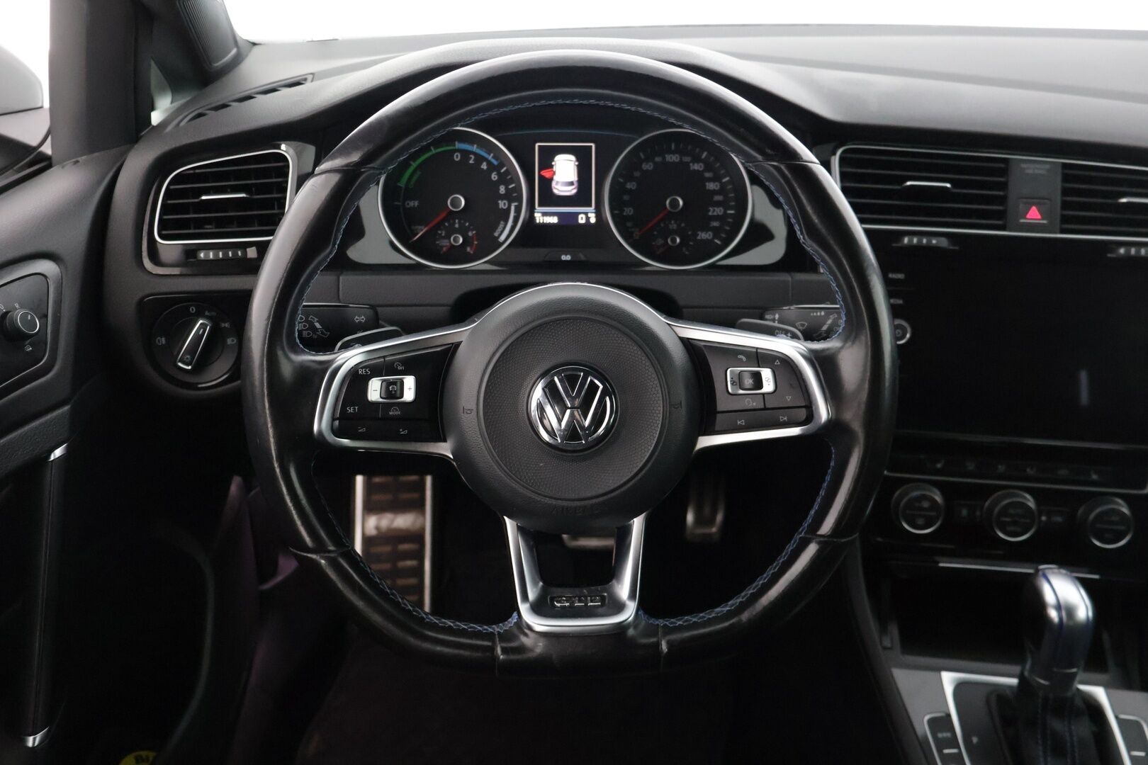Volkswagen Golf 2017 GTE Plug-In Hybrid 150 kW (204 hv) ** Facelift / Webasto / Adapt. vakkari / Tutkat ** - * Facelift / Kahdet renkaat *