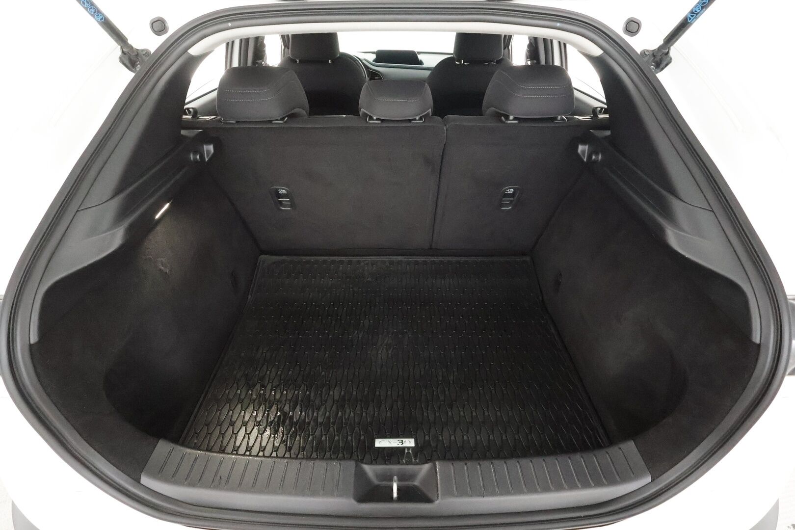 Mazda CX-30 2020 2,0 (150hv) M Hybrid Skyactiv-G Vision AT * Sisätilanlämmitin / ACC / LED / Tutka / Navi / HUD / Kaistavahti * - Suomi-auto / Kahdet renkaat aluvanteilla / Merkkihuollot - HULLUT AVAJAISHULINAT KORKOTARJOUS 3,29 %