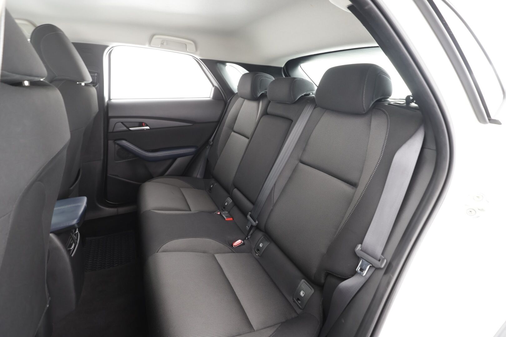 Mazda CX-30 2020 2,0 (150hv) M Hybrid Skyactiv-G Vision AT * Sisätilanlämmitin / ACC / LED / Tutka / Navi / HUD / Kaistavahti * - Suomi-auto / Kahdet renkaat aluvanteilla / Merkkihuollot - HULLUT AVAJAISHULINAT KORKOTARJOUS 3,29 %