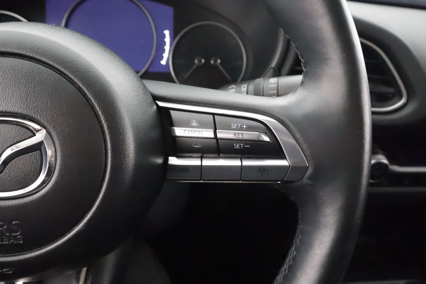 Mazda CX-30 2020 2,0 (150hv) M Hybrid Skyactiv-G Vision AT * Sisätilanlämmitin / ACC / LED / P.Tutka / Navi / Kaistavahti * - HUD / Suomi-auto / Kahdet renkaat aluvanteilla / Merkkihuollot