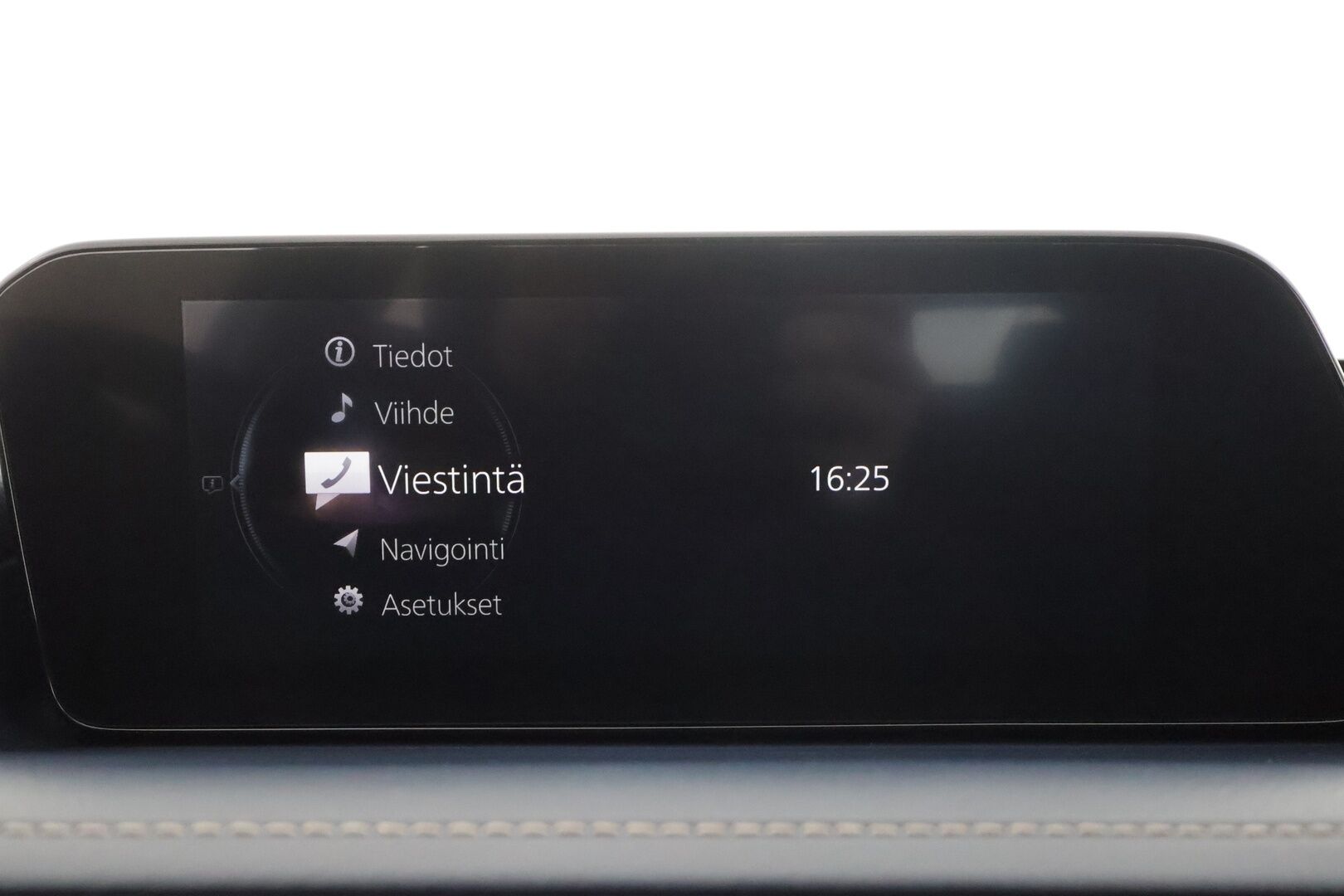 Mazda CX-30 2020 2,0 (150hv) M Hybrid Skyactiv-G Vision AT * Sisätilanlämmitin / ACC / LED / P.Tutka / Navi / Kaistavahti * - HUD / Suomi-auto / Kahdet renkaat aluvanteilla / Merkkihuollot