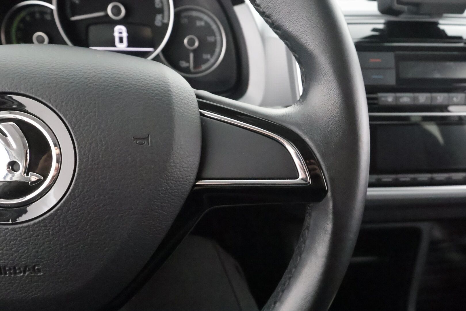 Skoda Citigo 2020 36,8 kWh 61 kW Style iV * Vakkari / P.tutka / Auto.ilmastointi / Kaistavahti / Bluetooth * - Suomi-auto / Kahdet renkaat aluvanteilla