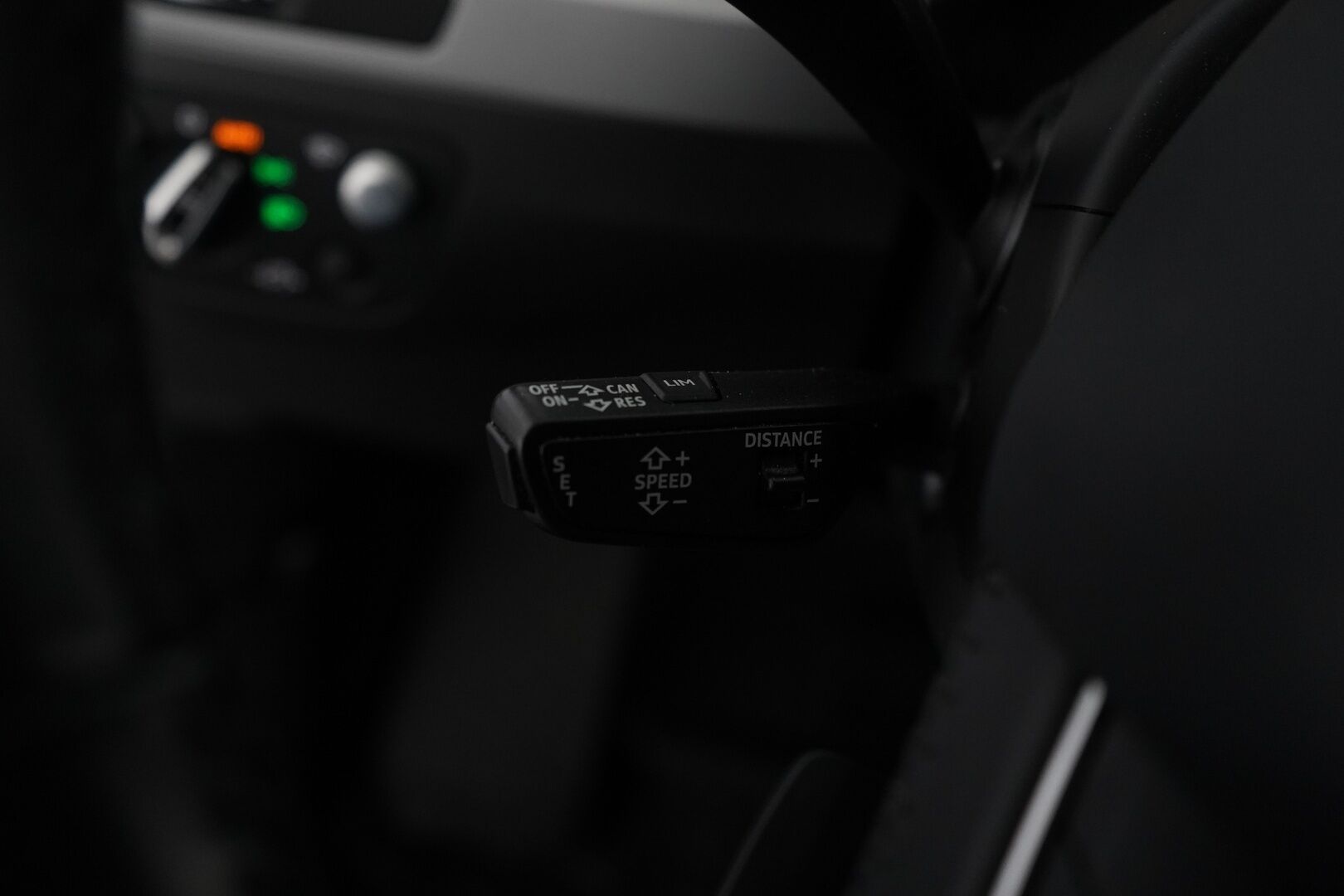 Audi Q7 2017 Business 3,0 V6 TDI e-tron quattro tiptronic * ACC / Webasto / 360° Kamera / Koukku / HUD / Ilma-alusta * - Akku kuntotarkastettu / Kahdet Audin vanteet / SUPER VARUSTEET!