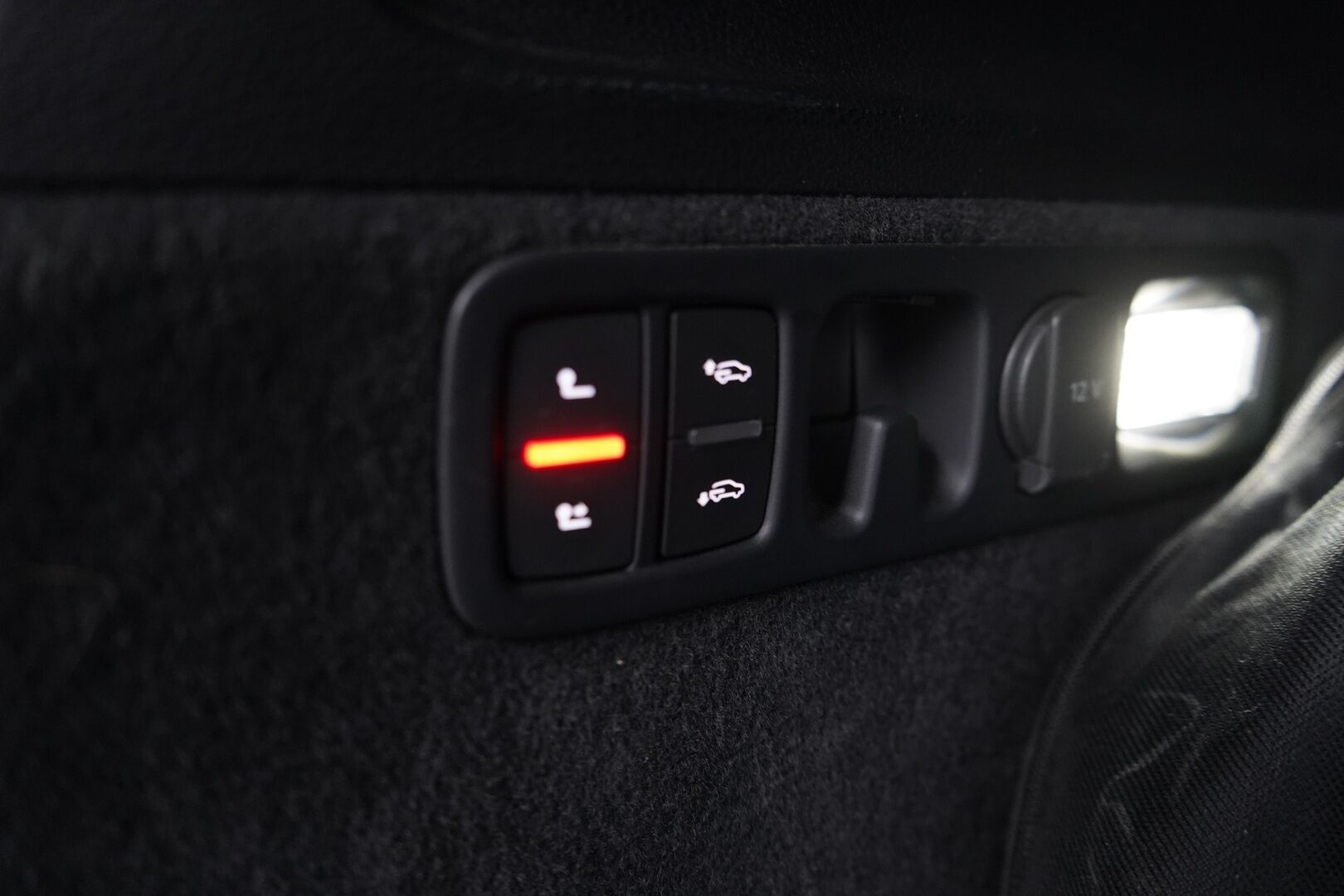 Audi Q7 2017 Business 3,0 V6 TDI e-tron quattro tiptronic * ACC / Webasto / 360° Kamera / Koukku / HUD / Ilma-alusta * - Akku kuntotarkastettu / Kahdet Audin vanteet / SUPER VARUSTEET!