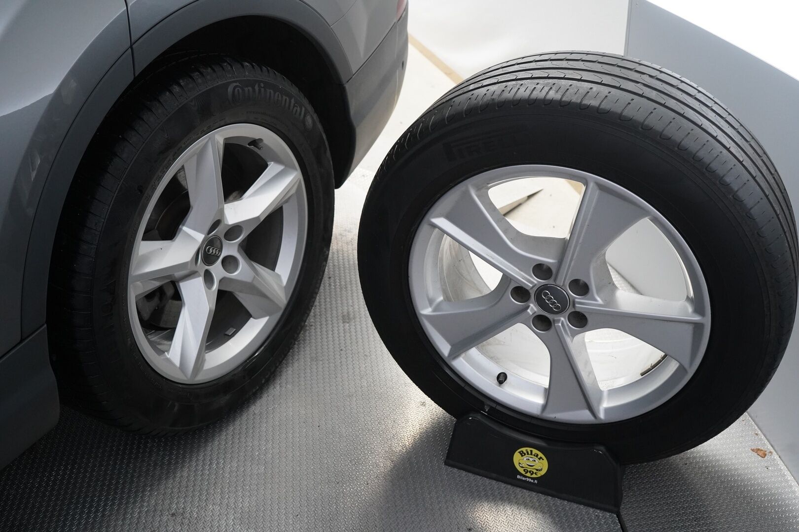 Audi Q7 2017 Business 3,0 V6 TDI e-tron quattro tiptronic * ACC / Webasto / 360° Kamera / Koukku / HUD / Ilma-alusta * - Akku kuntotarkastettu / Kahdet Audin vanteet / SUPER VARUSTEET!